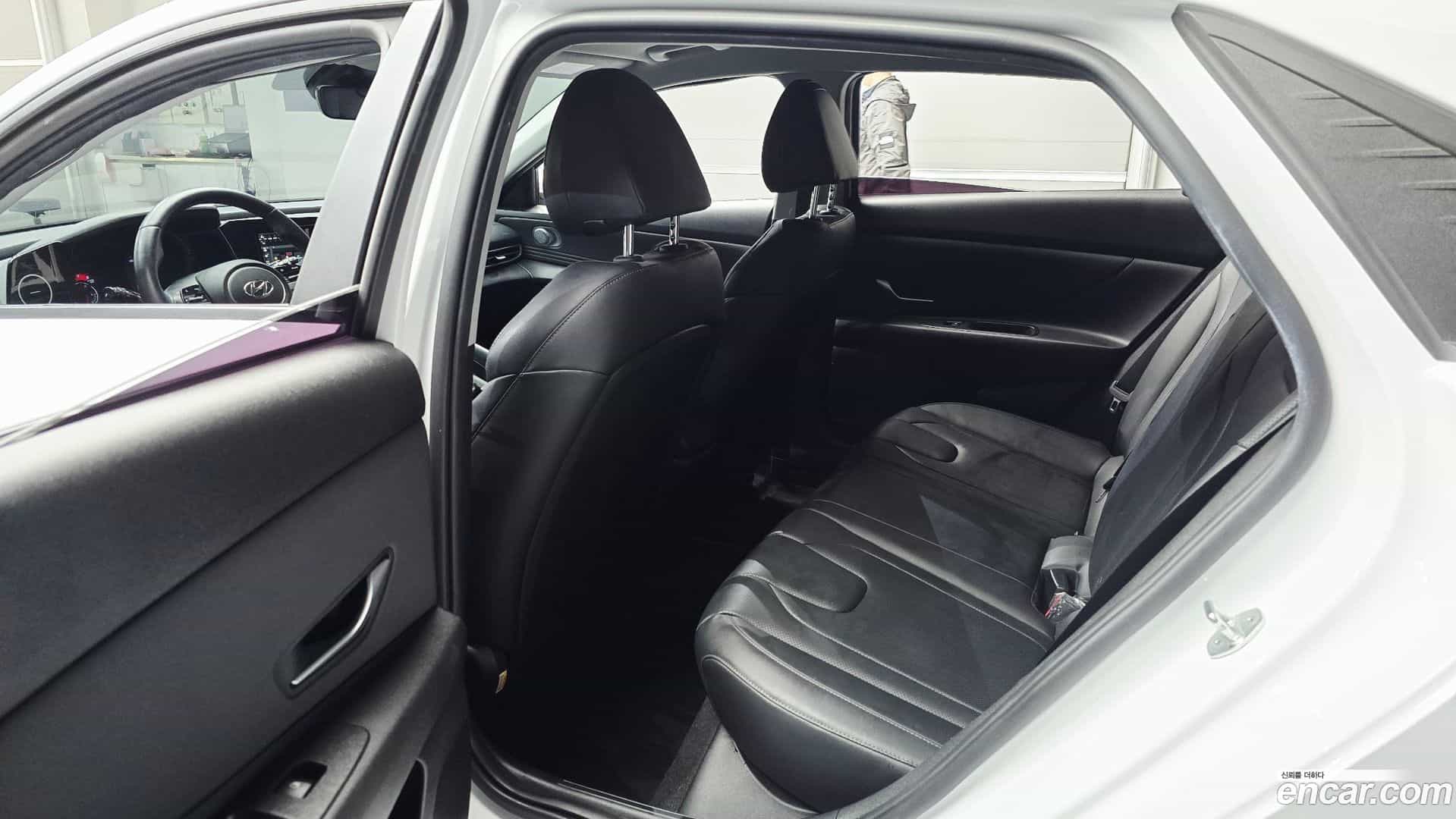 AVANTE Hyundai 2021.10-OPTION-016
