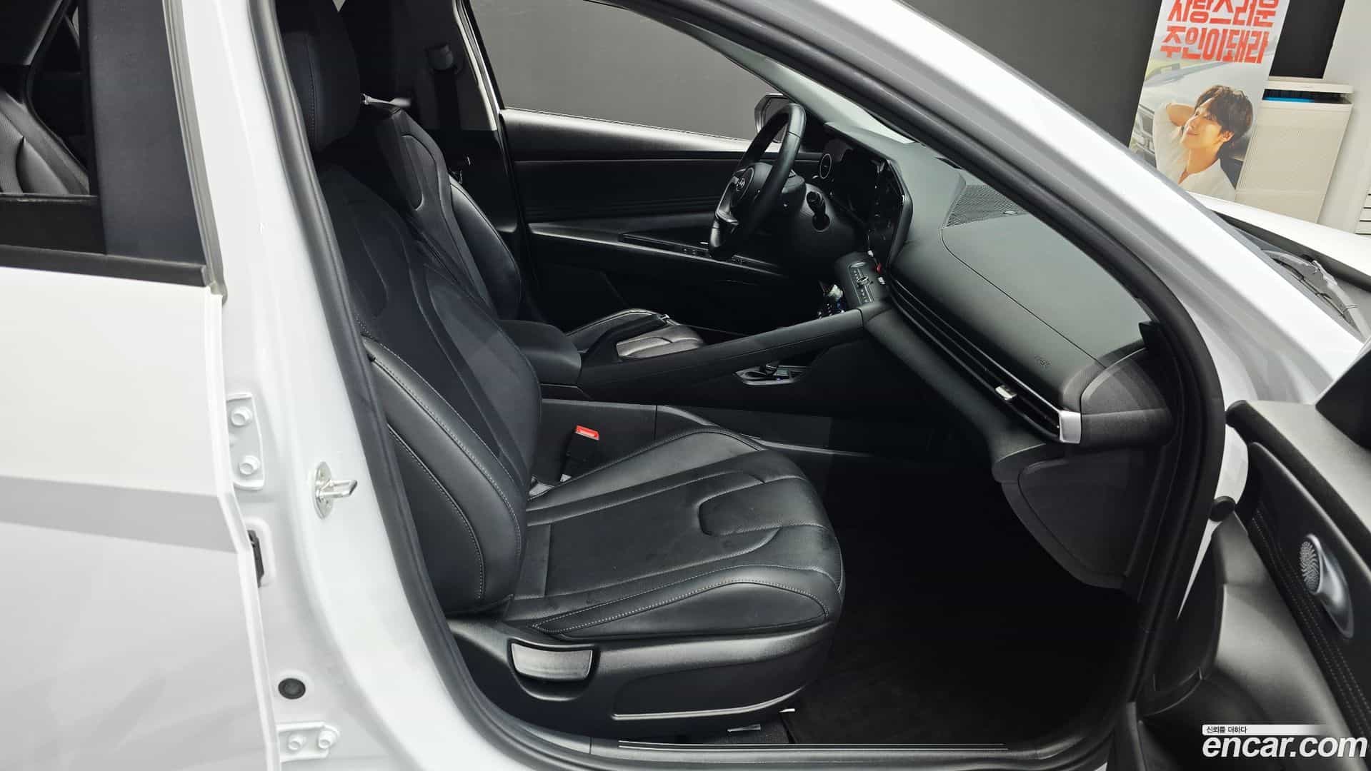 AVANTE Hyundai 2021.10-INNER-036