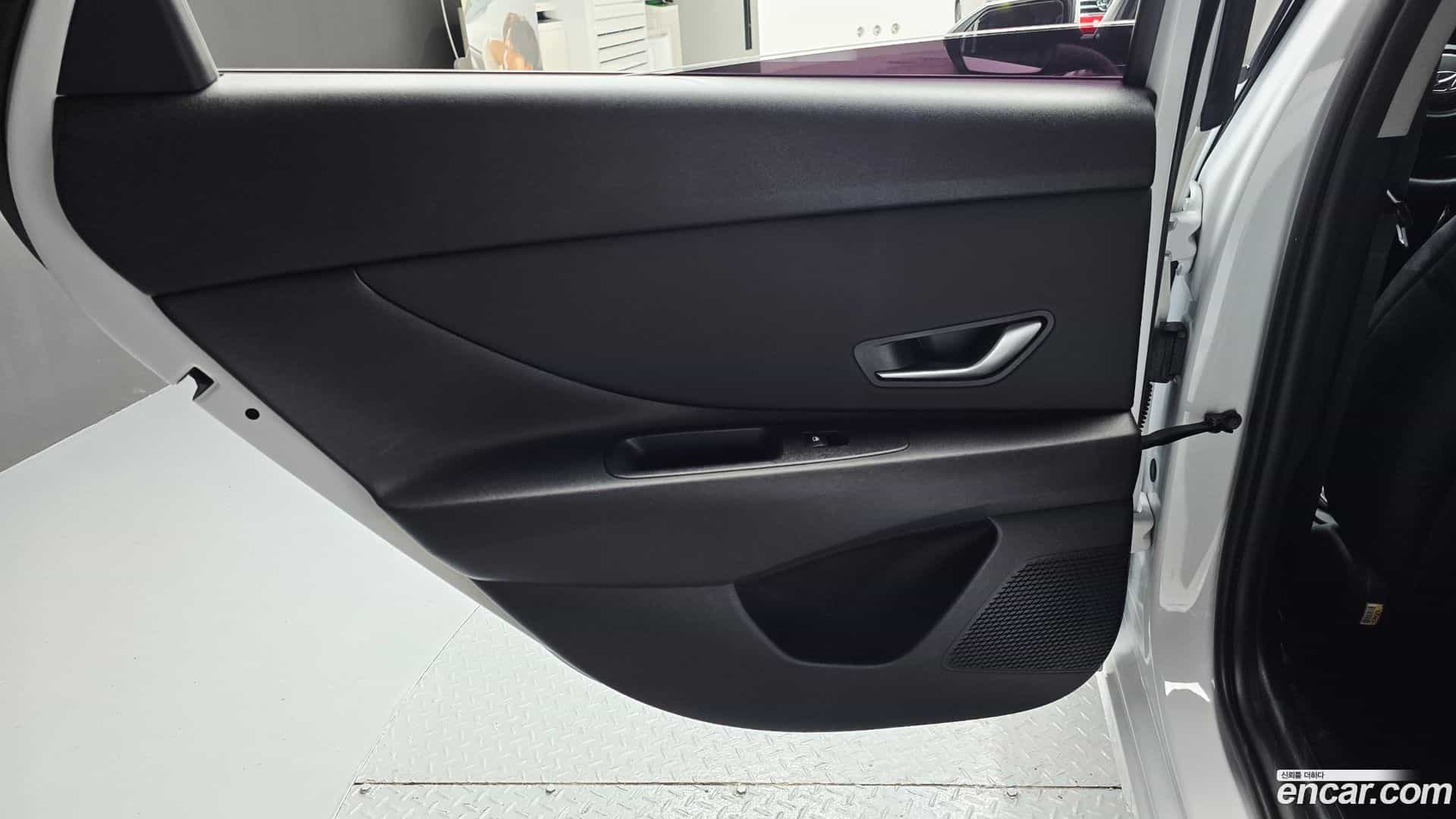 AVANTE Hyundai 2021.10-OPTION-047