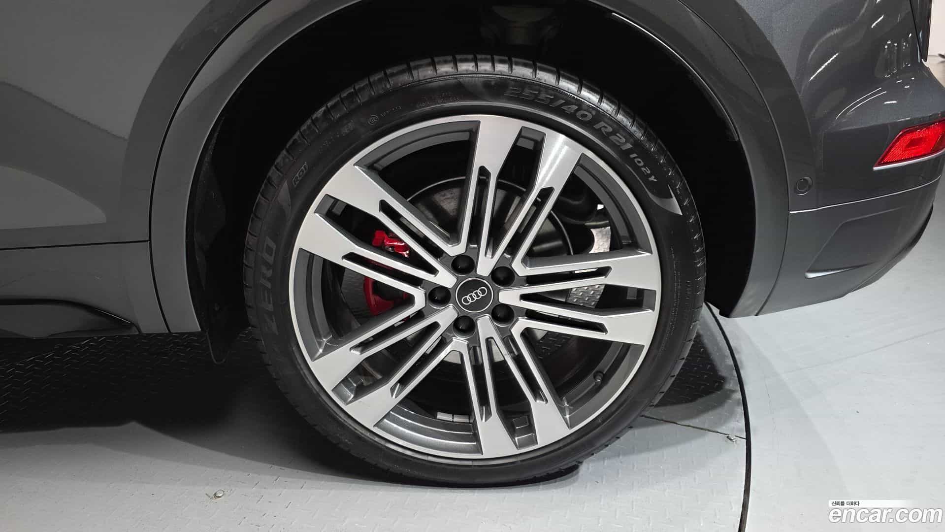 SQ5 Audi 2022.8-OUTER-031