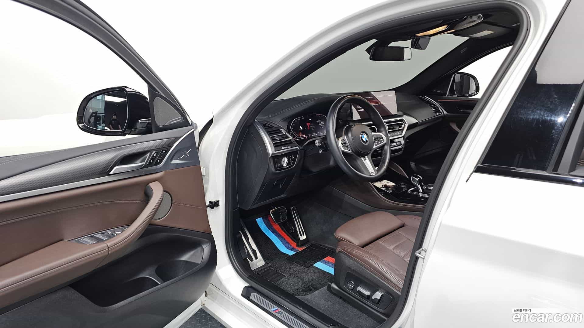 X4 BMW 2023.0-INNER-010