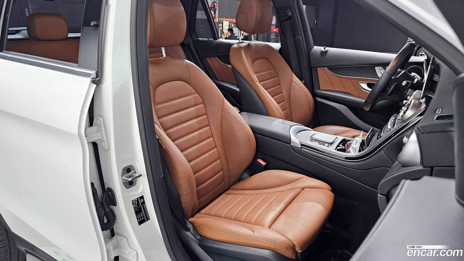 GLC-Class Mercedes-Benz 2022.11-OPTION-015