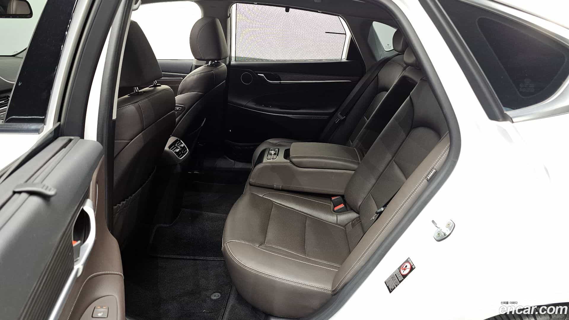 Grandeur Hyundai 2019.1-OPTION-015