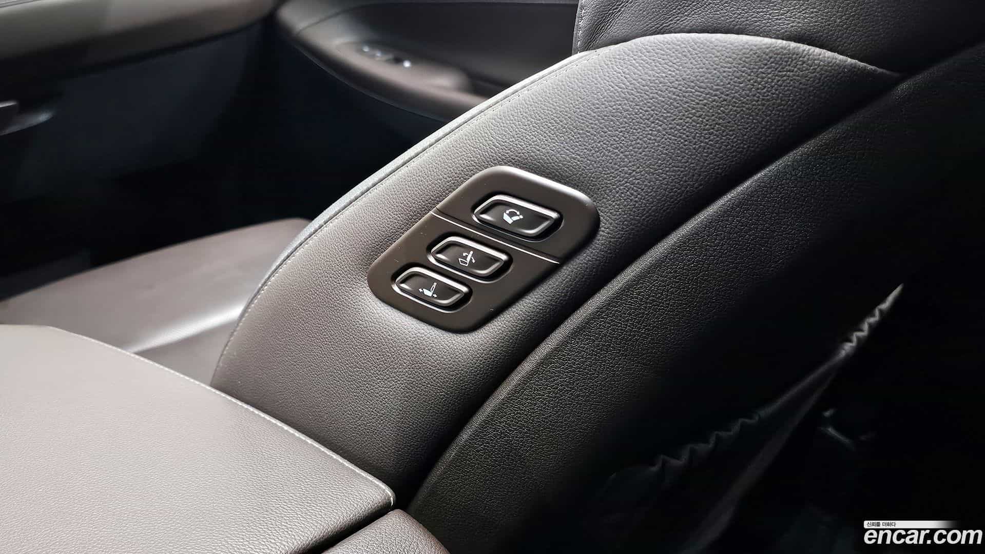 Grandeur Hyundai 2019.1-OPTION-040