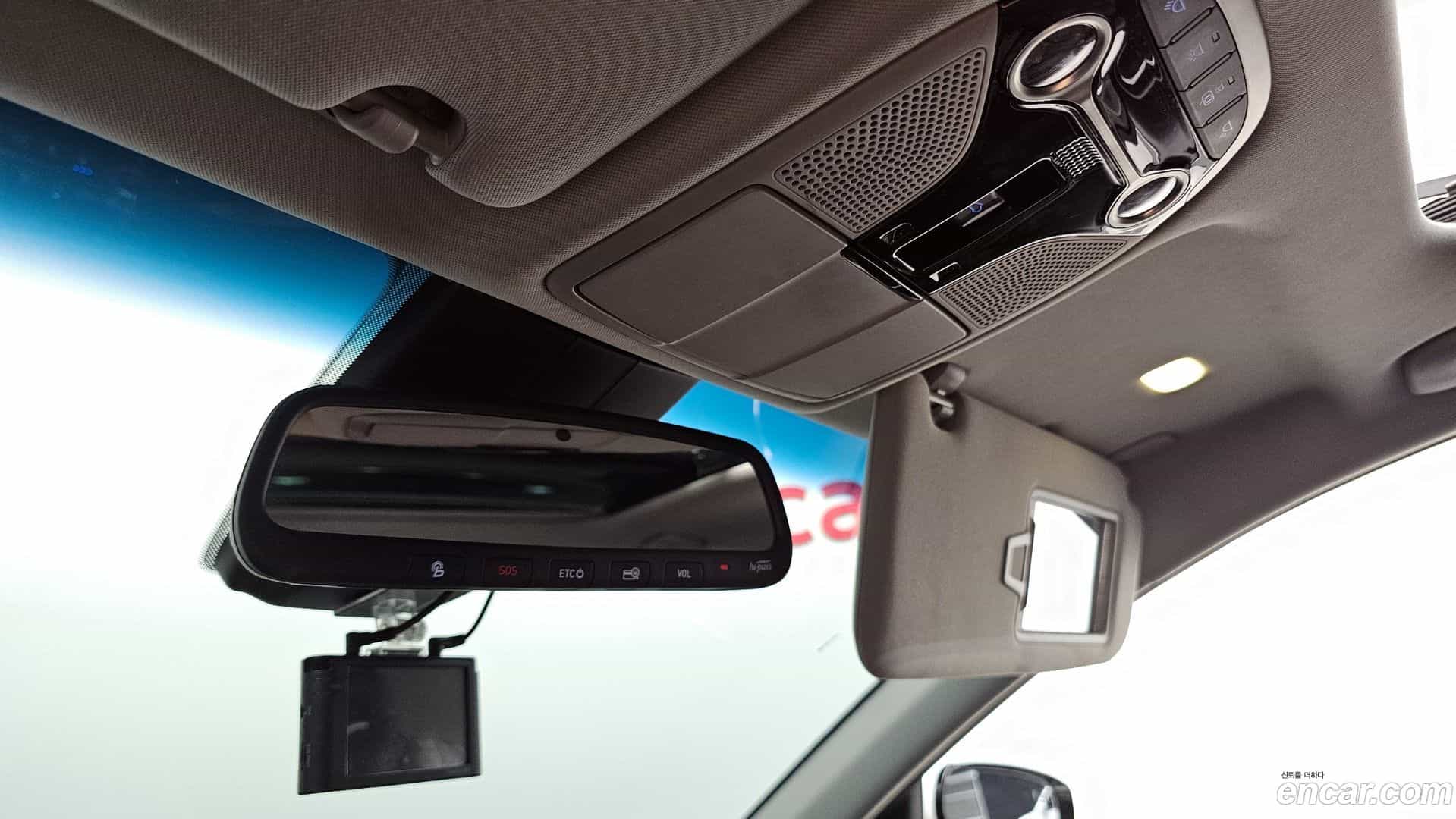 Grandeur Hyundai 2019.1-OPTION-043