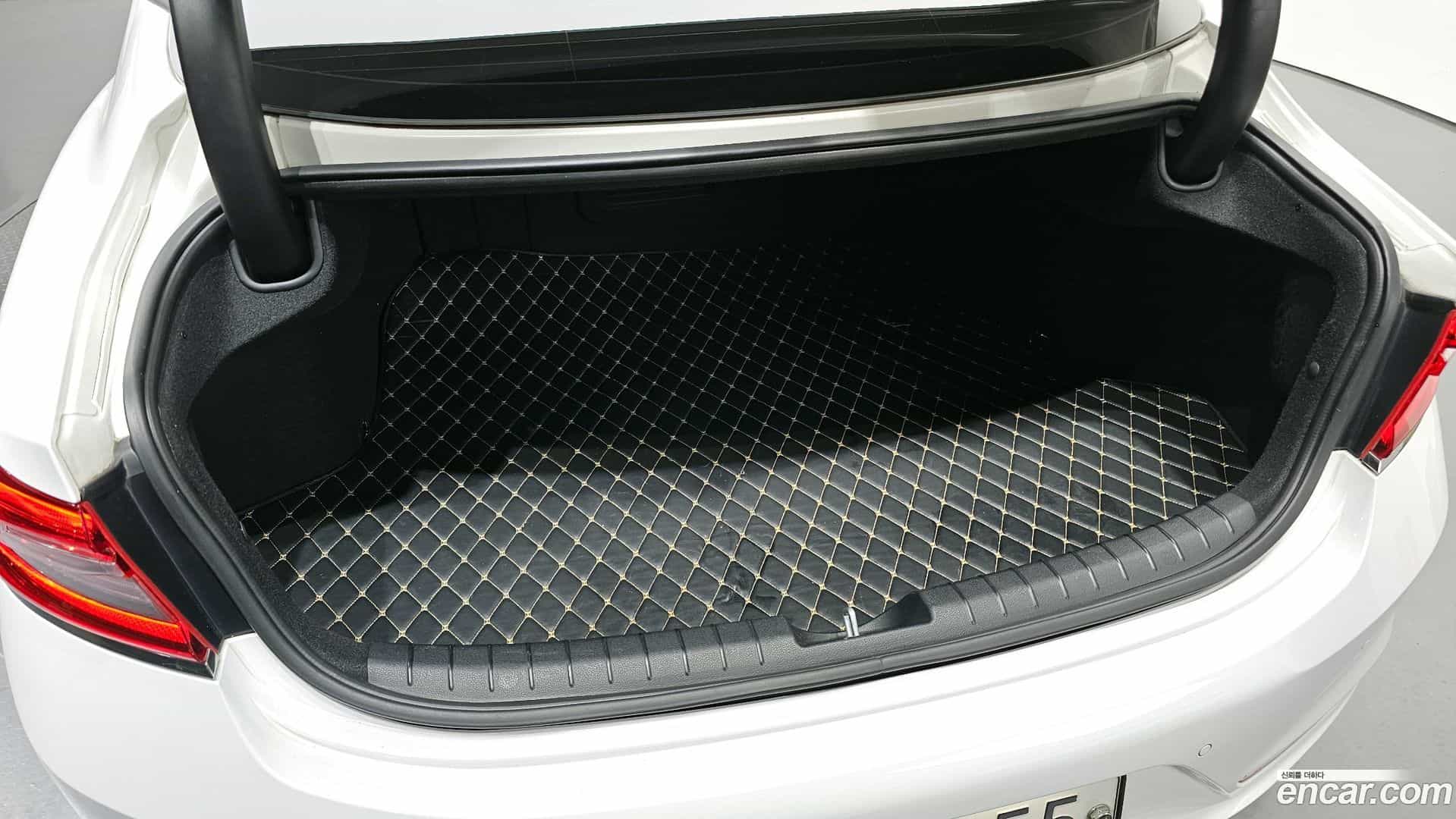 Grandeur Hyundai 2019.1-OPTION-044