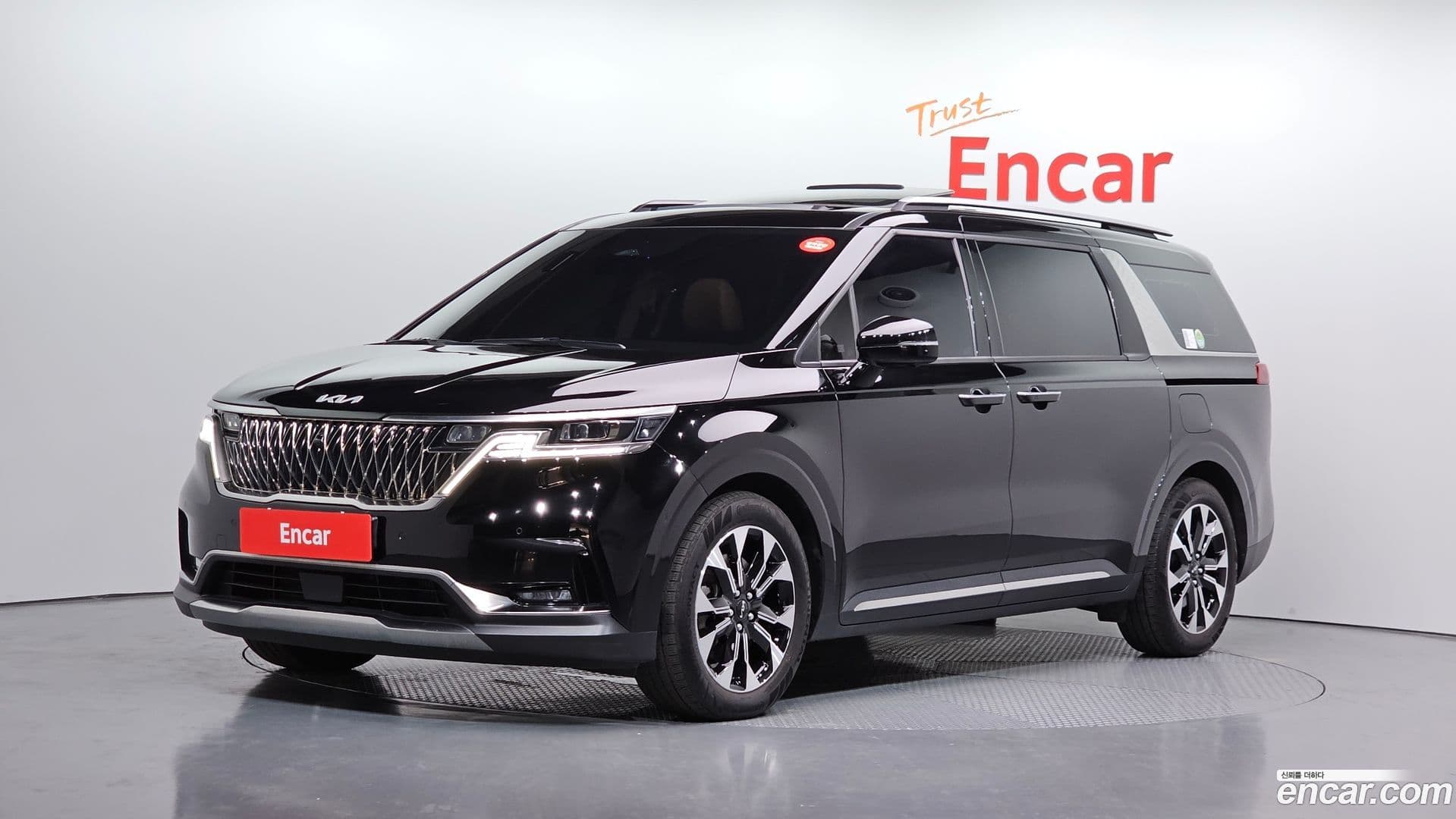 Main__Slider__Photo:Canival Kia 2023.3-0