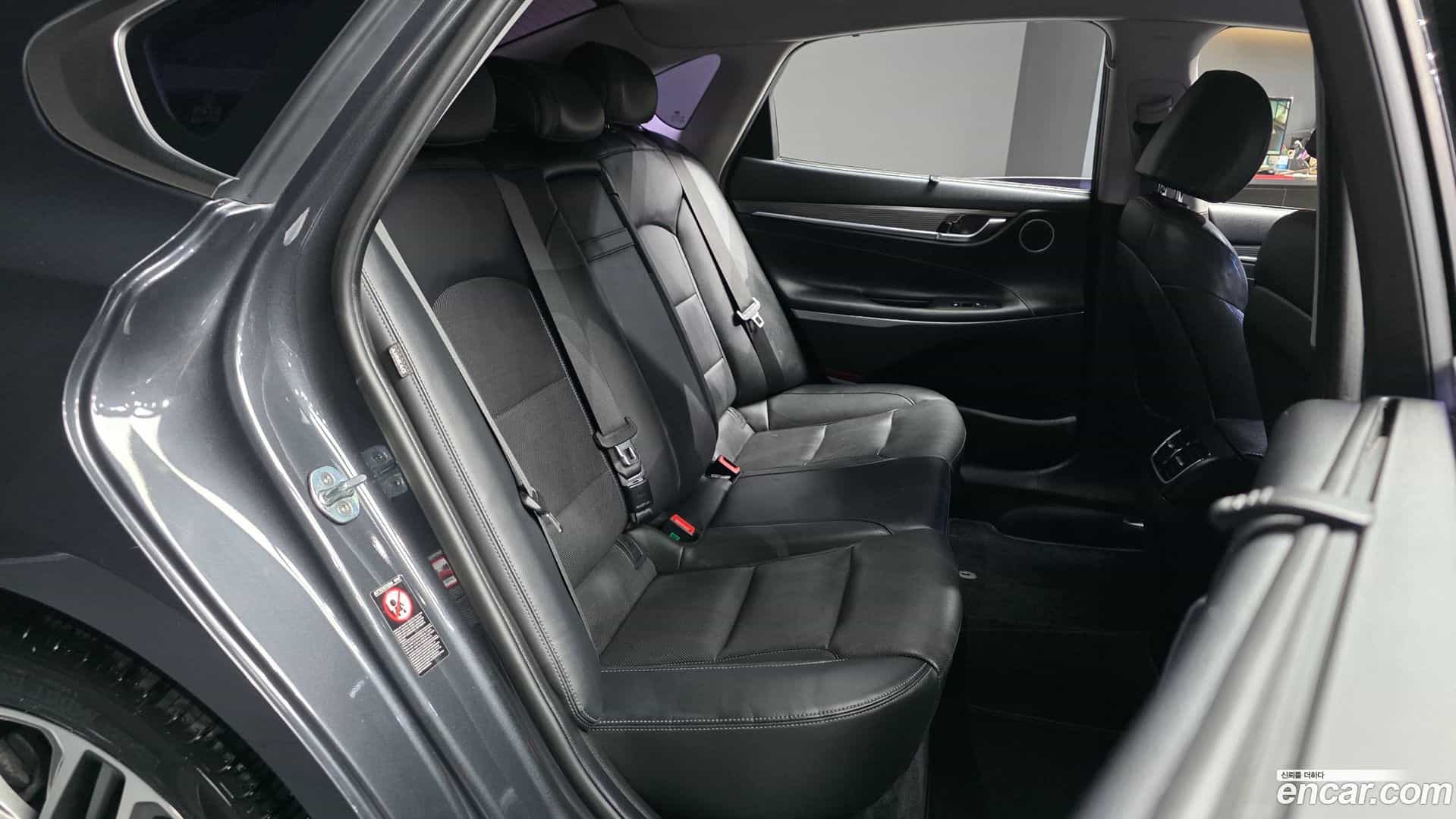 Grandeur Hyundai 2017.1-OPTION-016