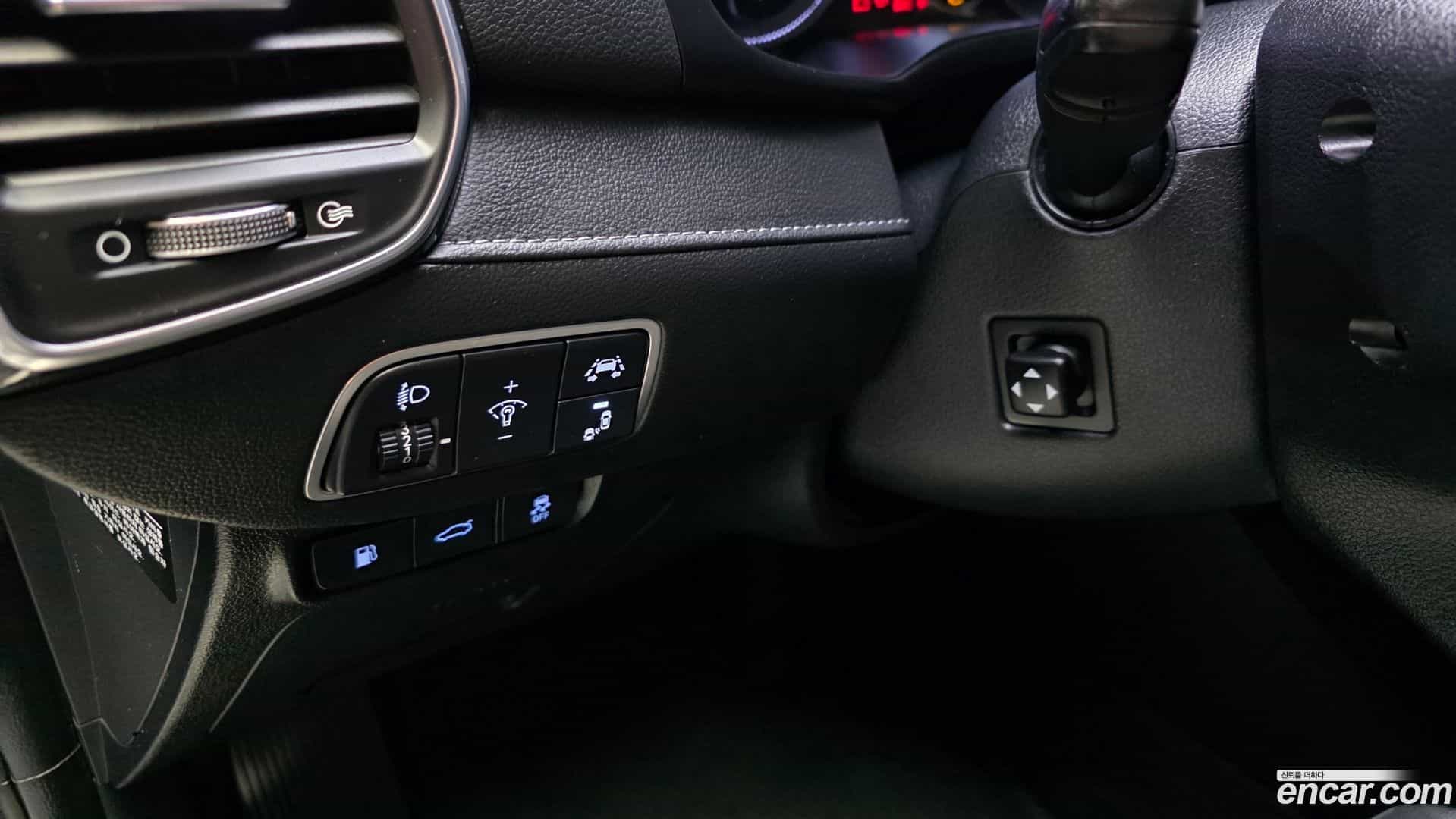 Grandeur Hyundai 2017.1-OPTION-021