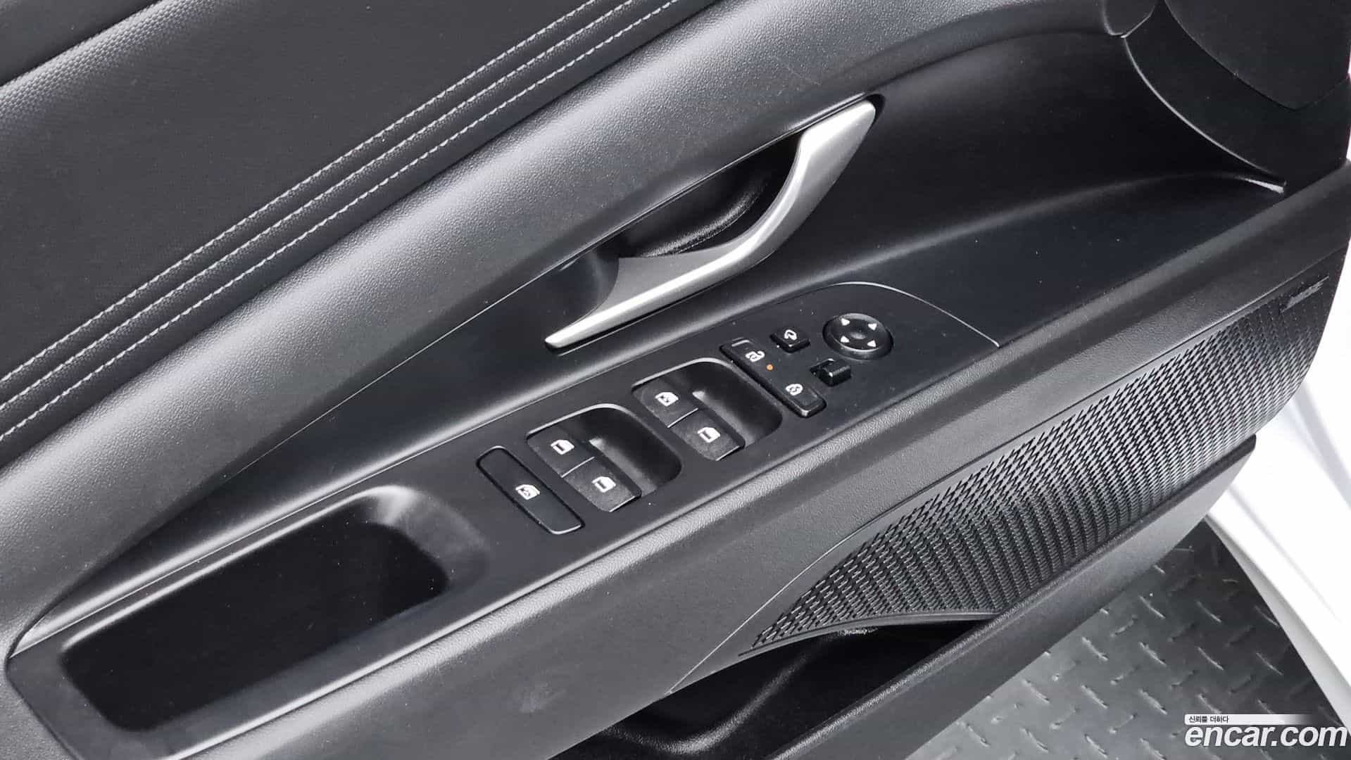 AVANTE Hyundai 2023.10-OPTION-024