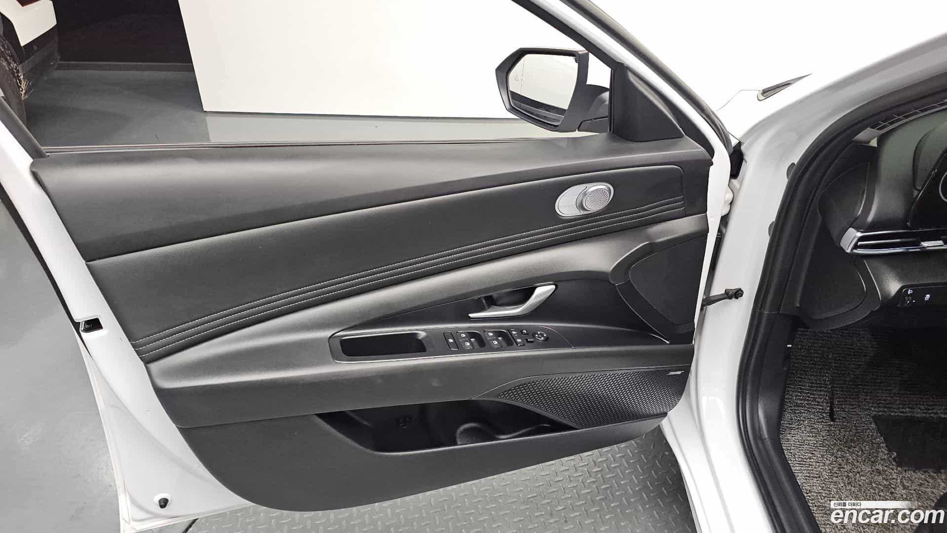 AVANTE Hyundai 2023.10-INNER-034