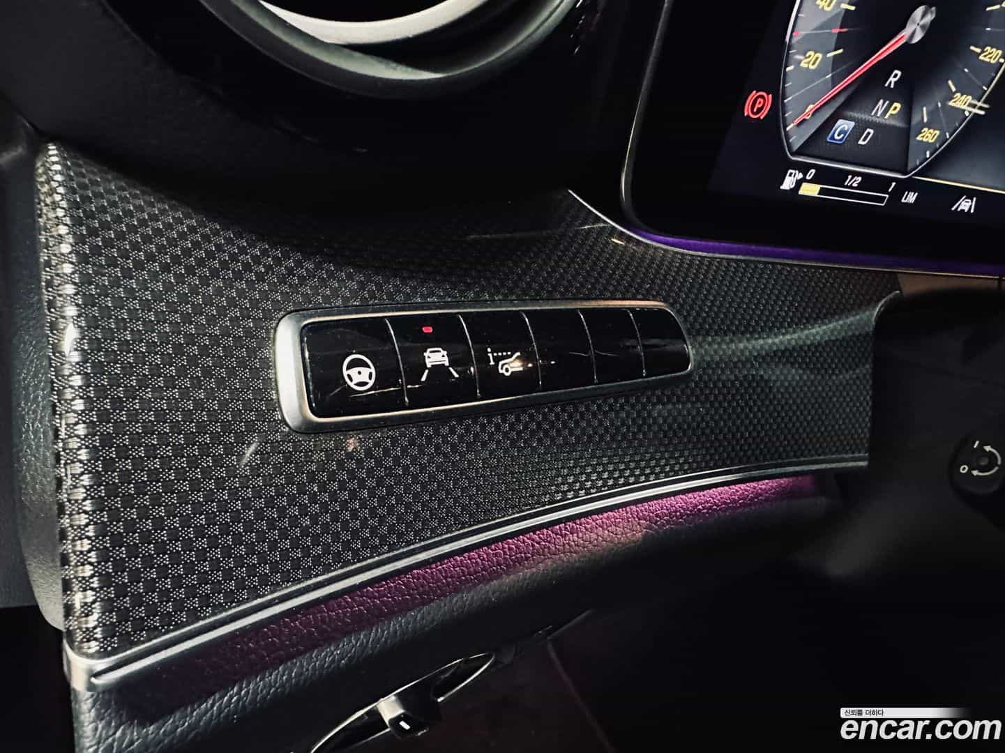 E-Class Mercedes-Benz 2020.3-OPTION-024