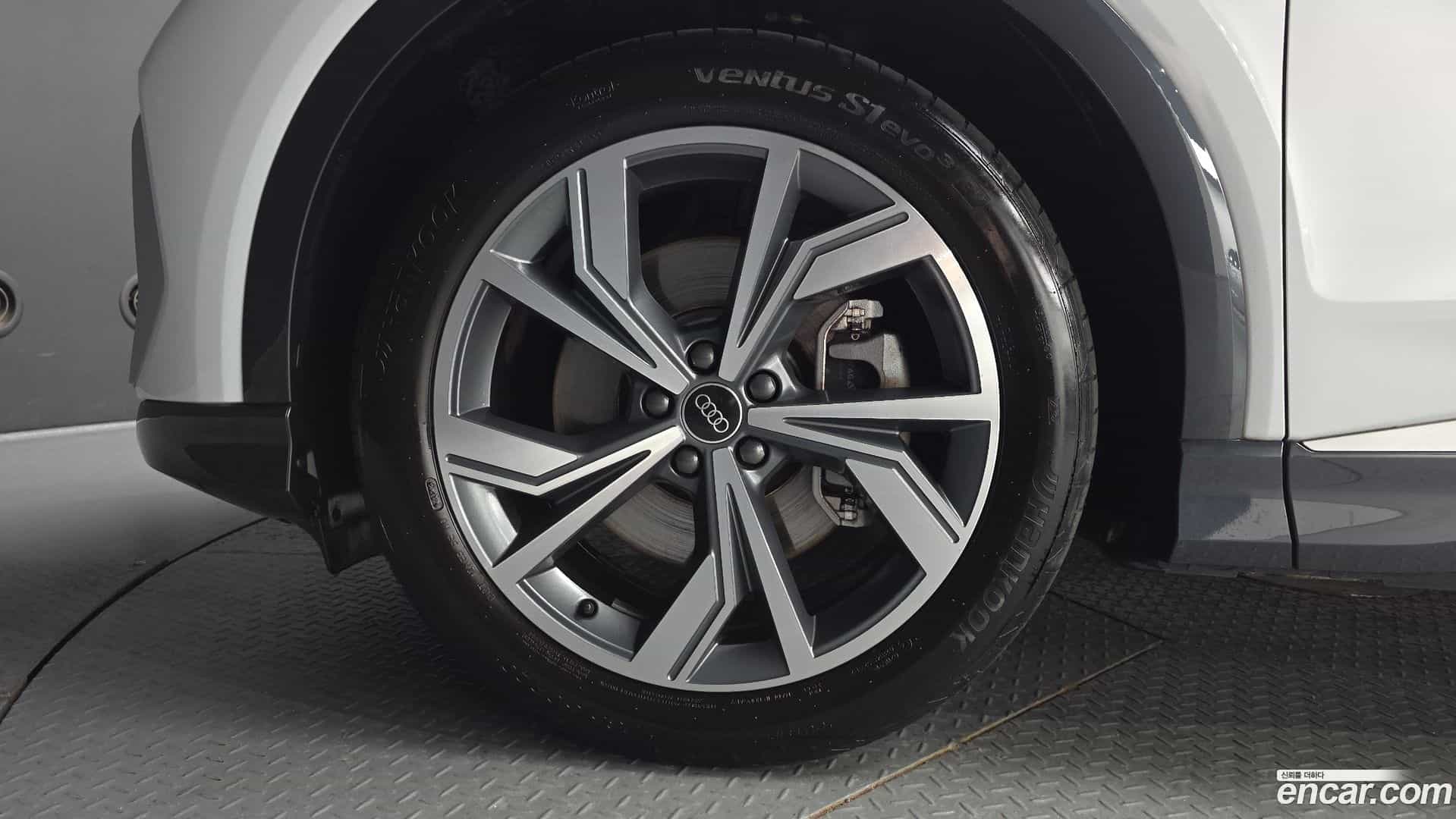 Q4 e-tron Audi 2023.11-OUTER-005