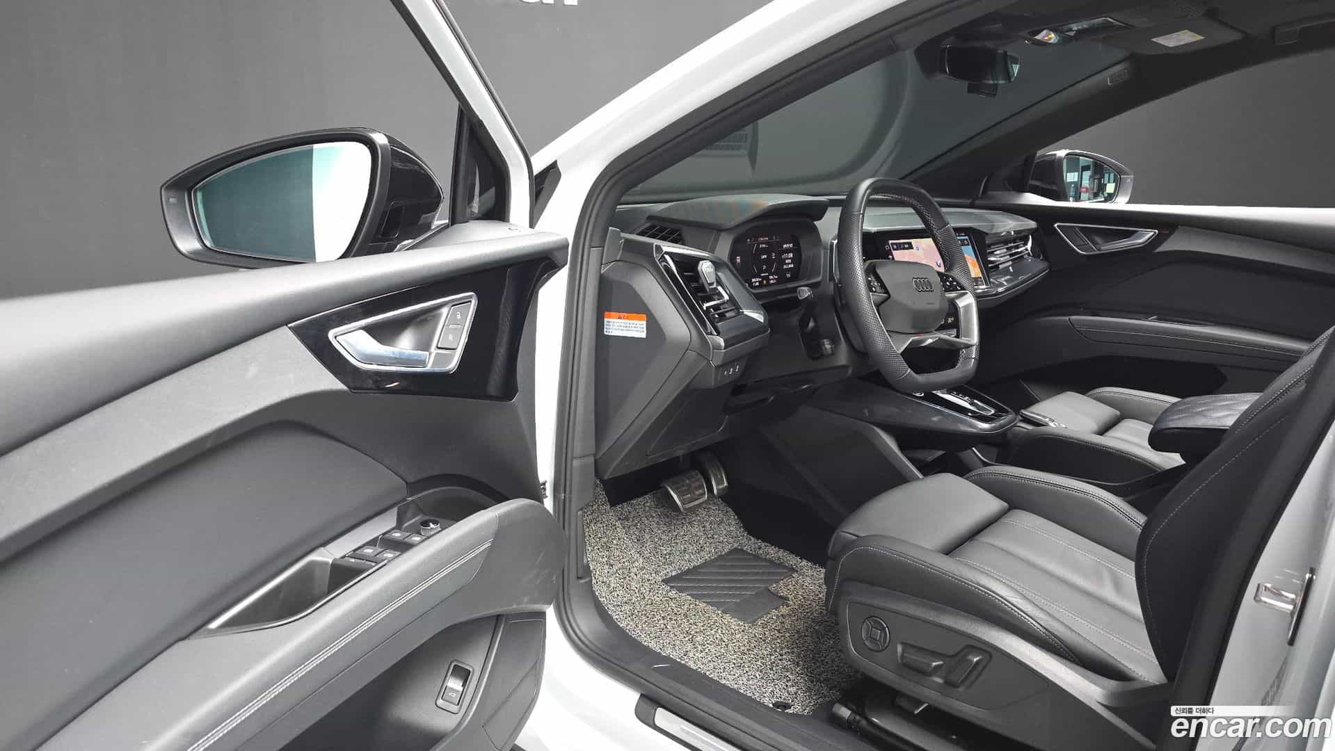 Q4 e-tron Audi 2023.11-OPTION-015