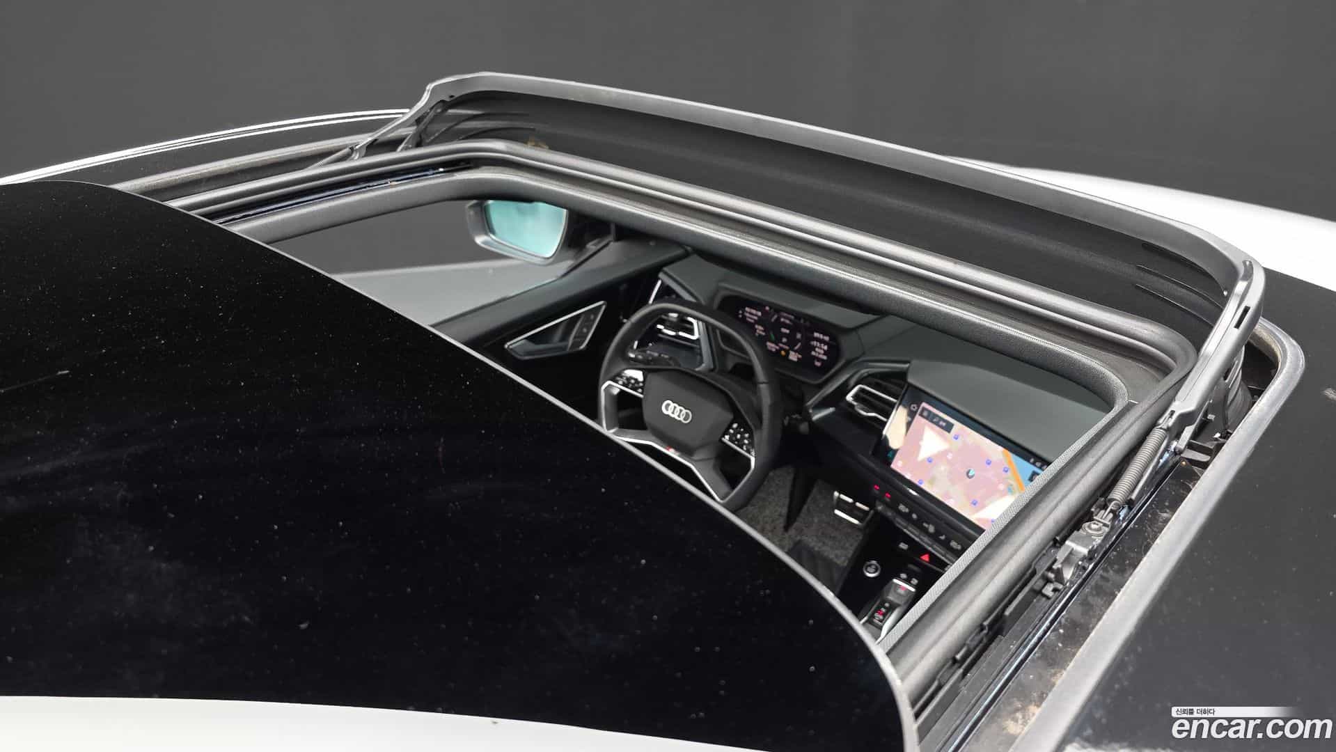 Q4 e-tron Audi 2023.11-OPTION-020