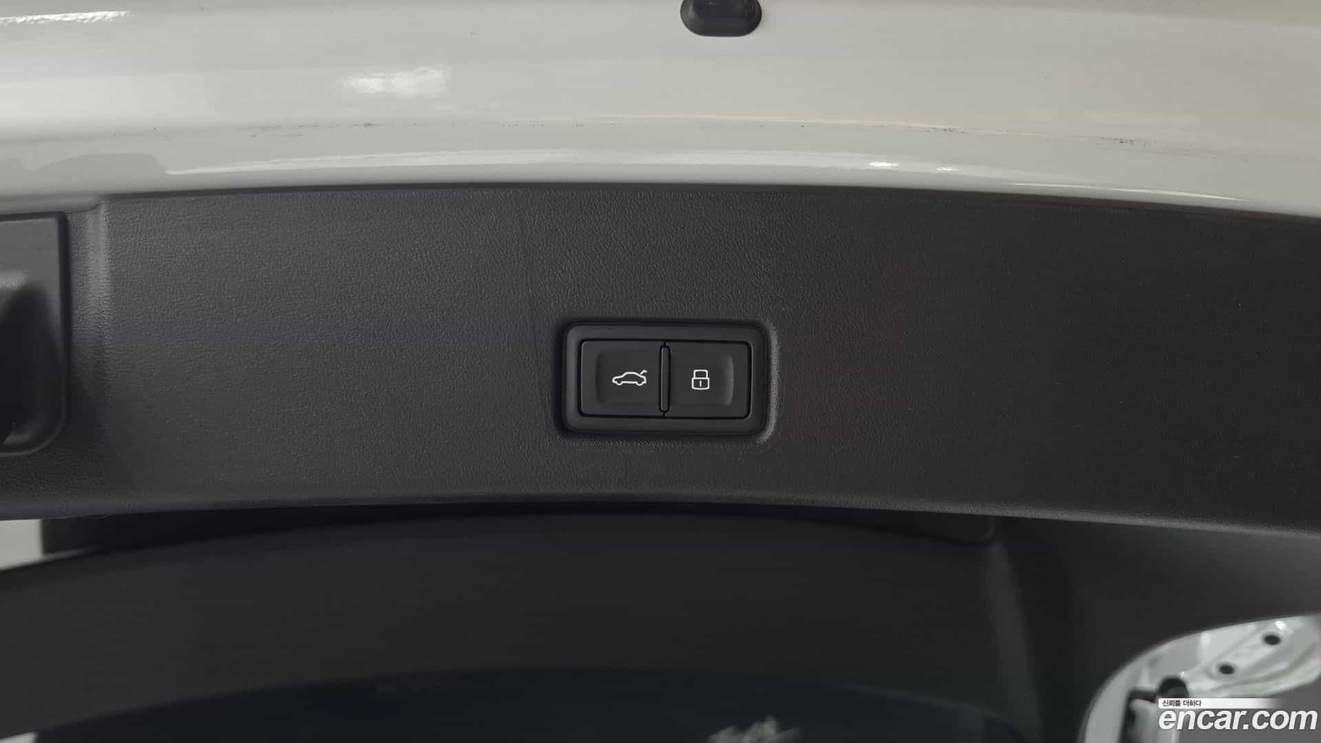 Q4 e-tron Audi 2023.11-OPTION-023