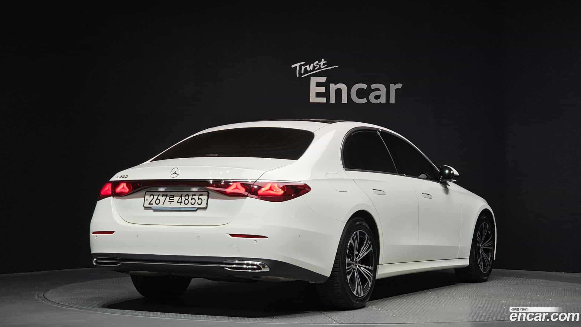 E-Class Mercedes-Benz 2024.8-OUTER-002
