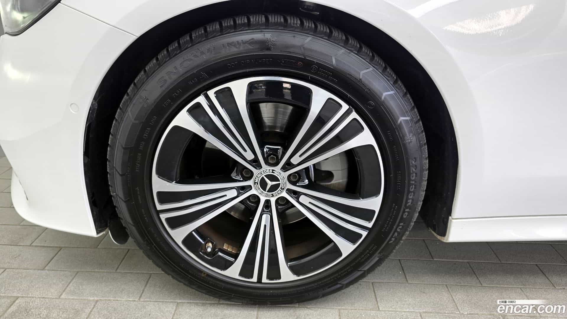 E-Class Mercedes-Benz 2024.8-OUTER-005
