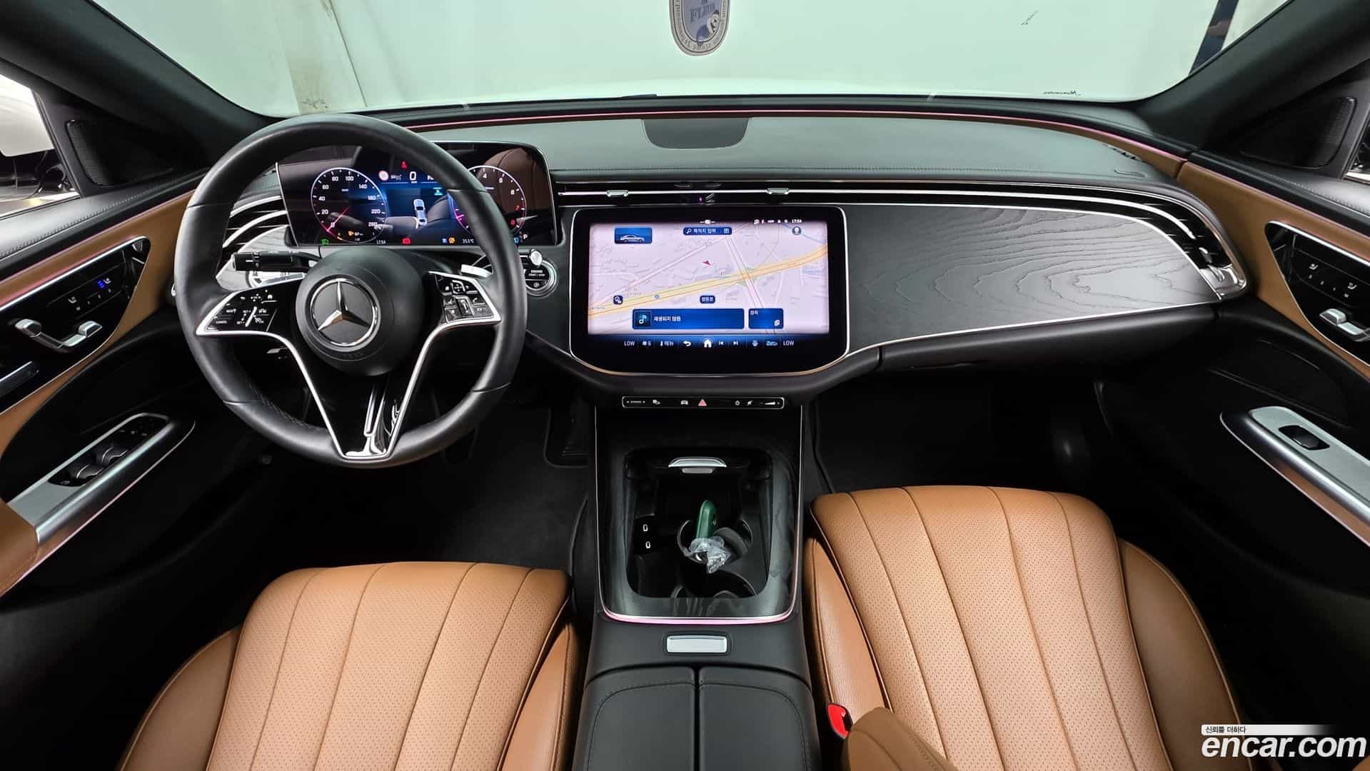 E-Class Mercedes-Benz 2024.8-INNER-007
