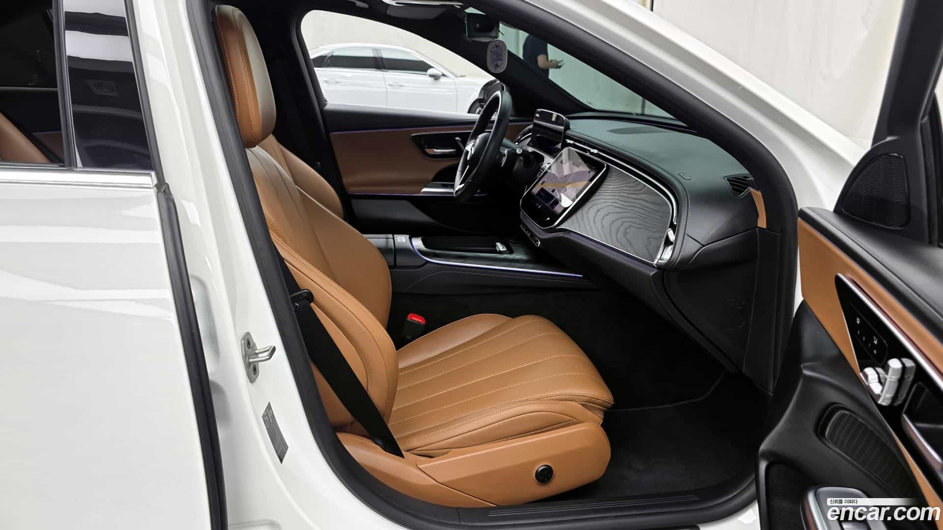 E-Class Mercedes-Benz 2024.8-OPTION-015