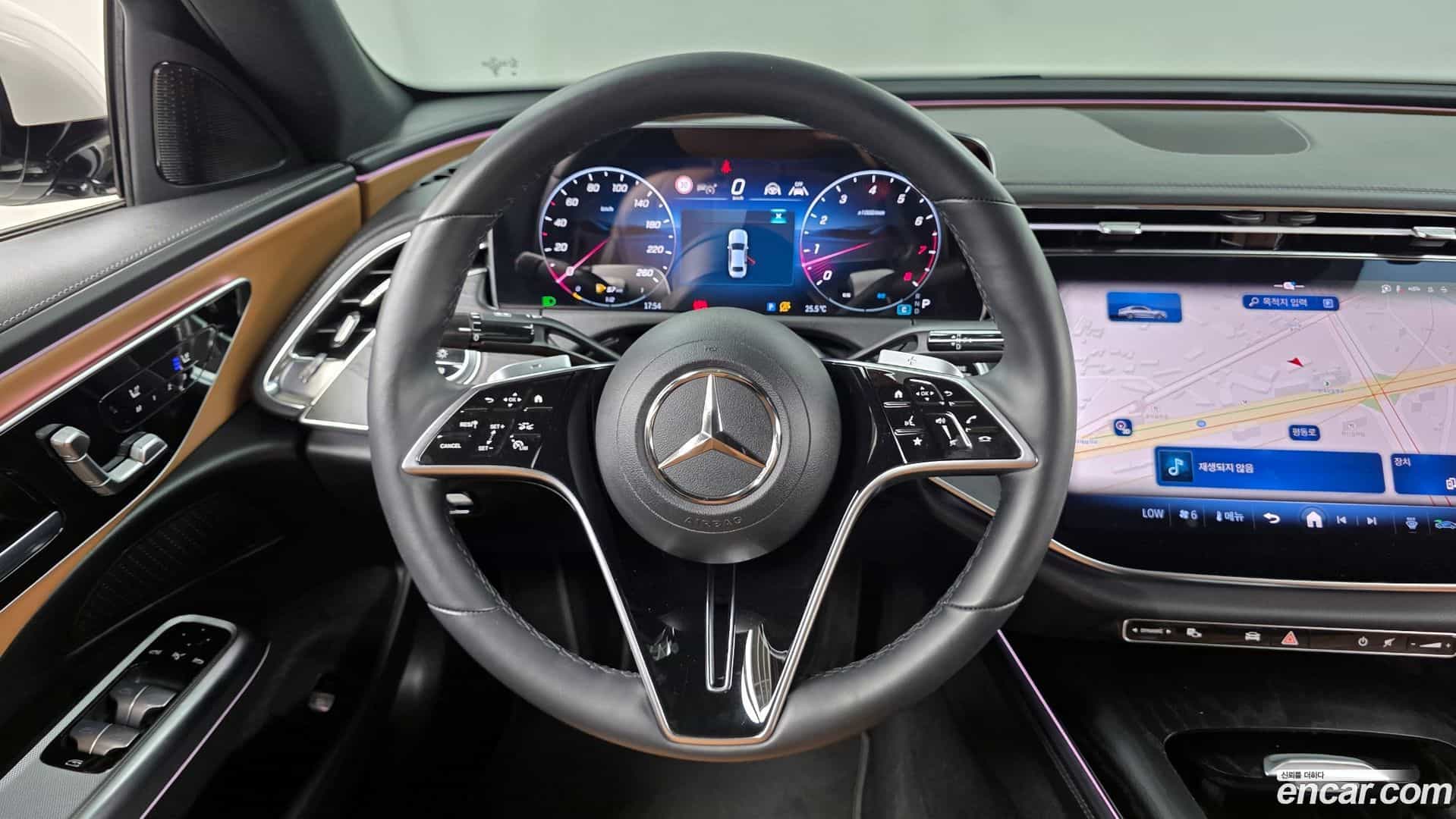 E-Class Mercedes-Benz 2024.8-OPTION-017