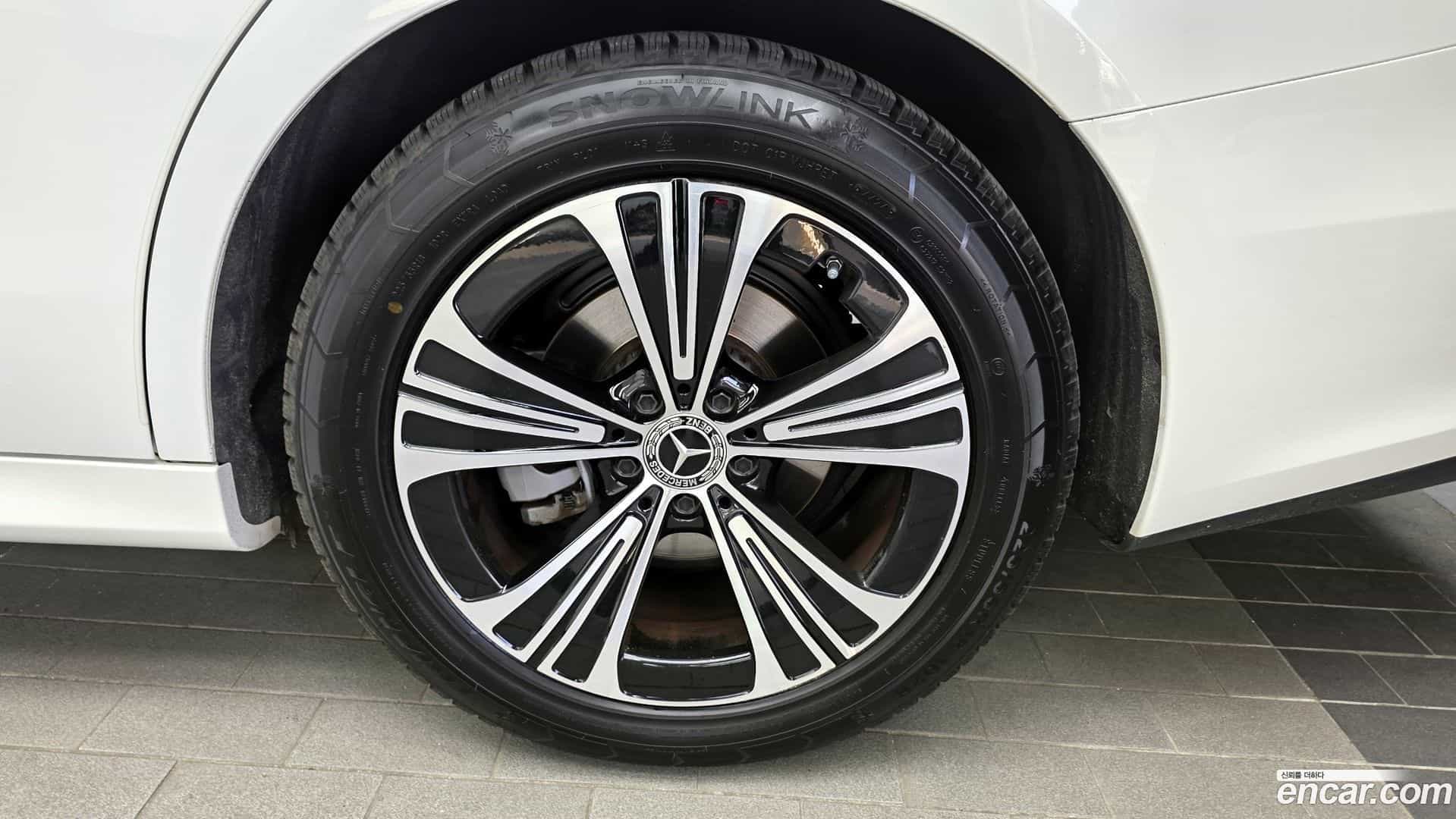 E-Class Mercedes-Benz 2024.8-OUTER-031
