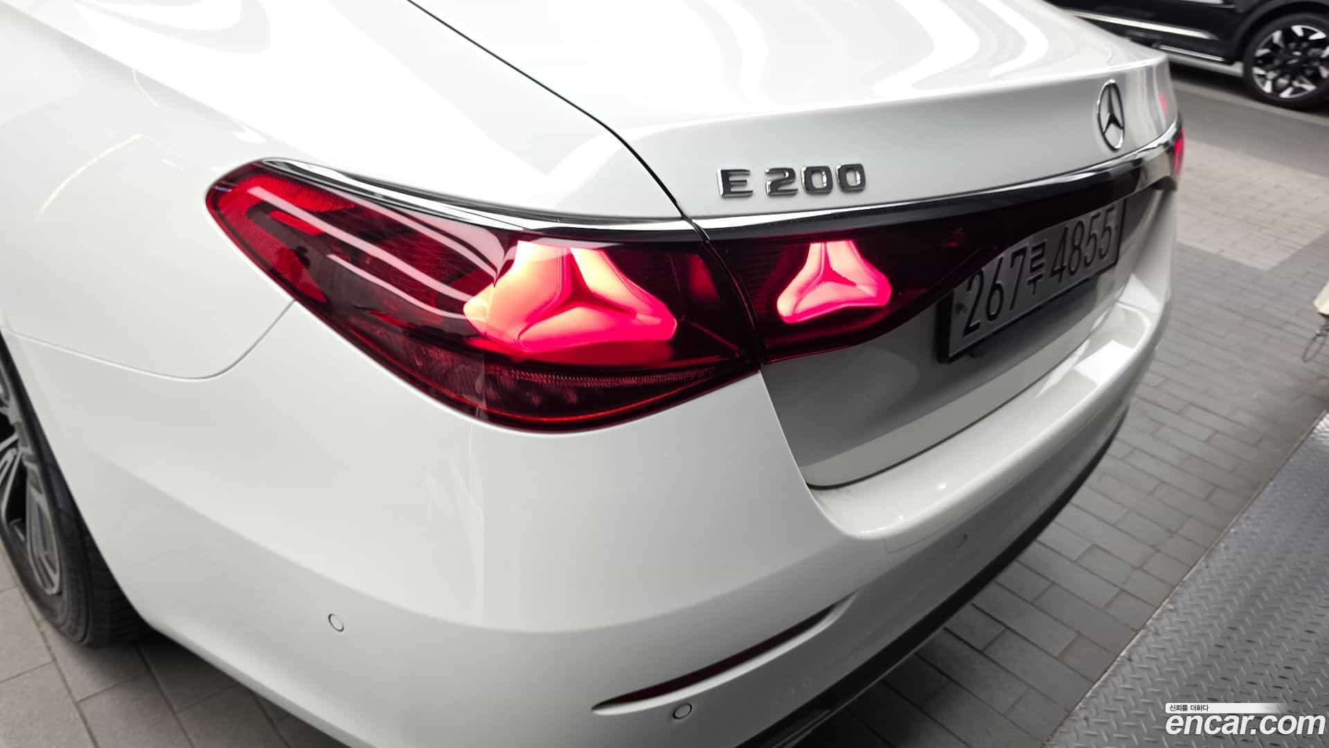 E-Class Mercedes-Benz 2024.8-OUTER-033