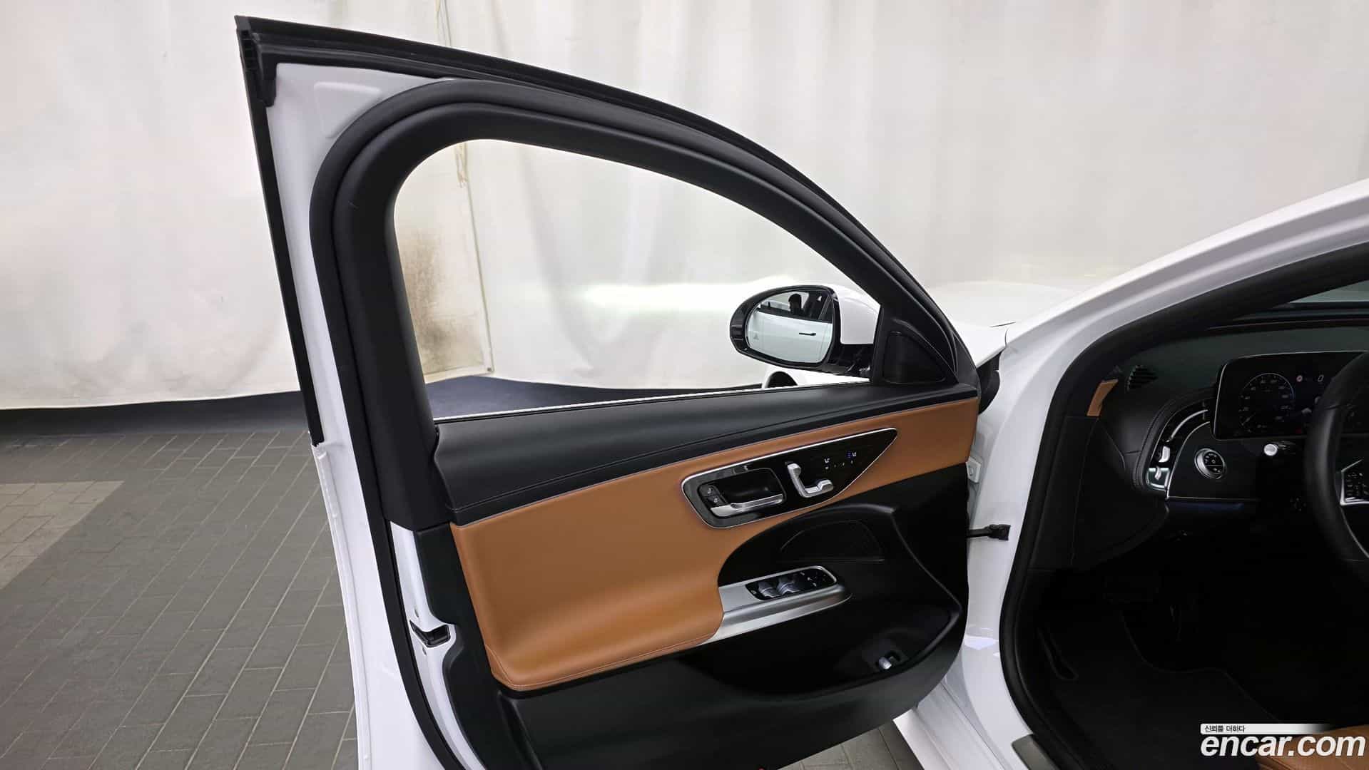 E-Class Mercedes-Benz 2024.8-INNER-034