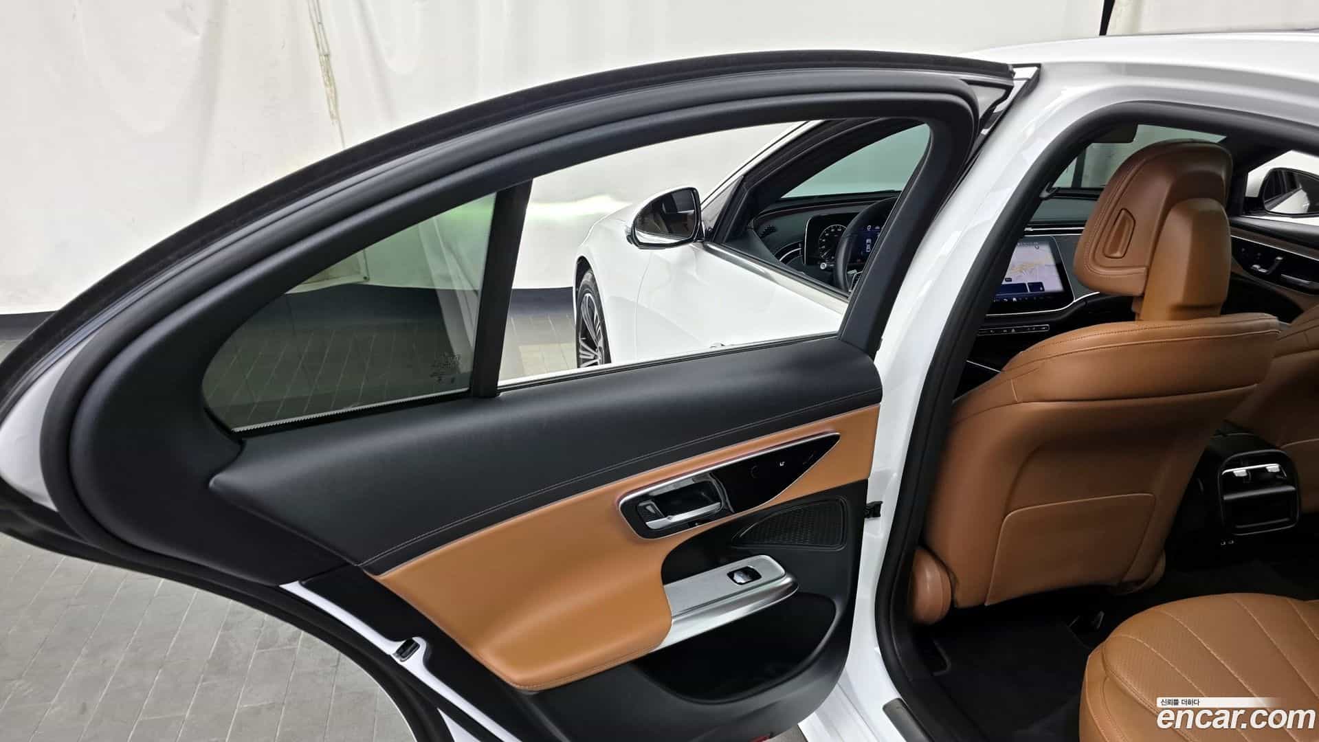 E-Class Mercedes-Benz 2024.8-INNER-035