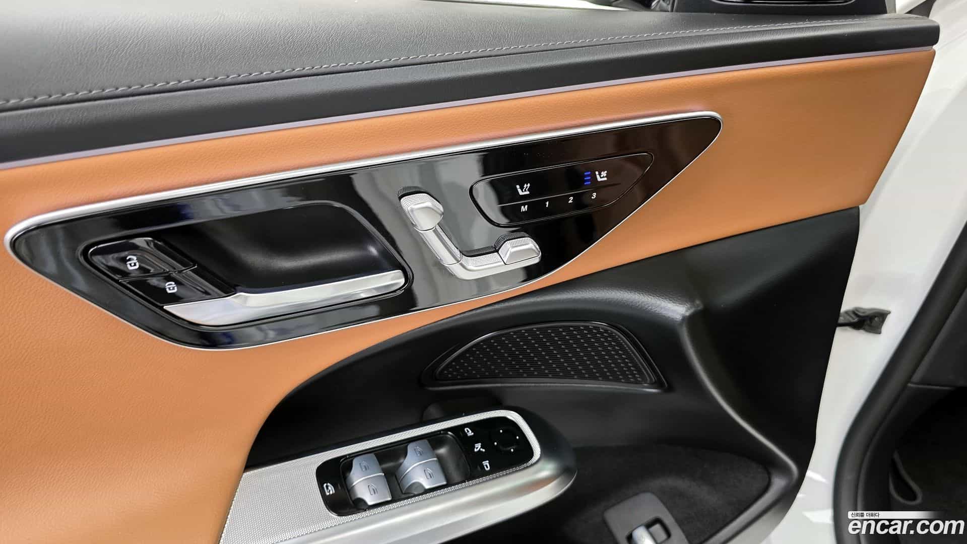 E-Class Mercedes-Benz 2024.8-OPTION-041