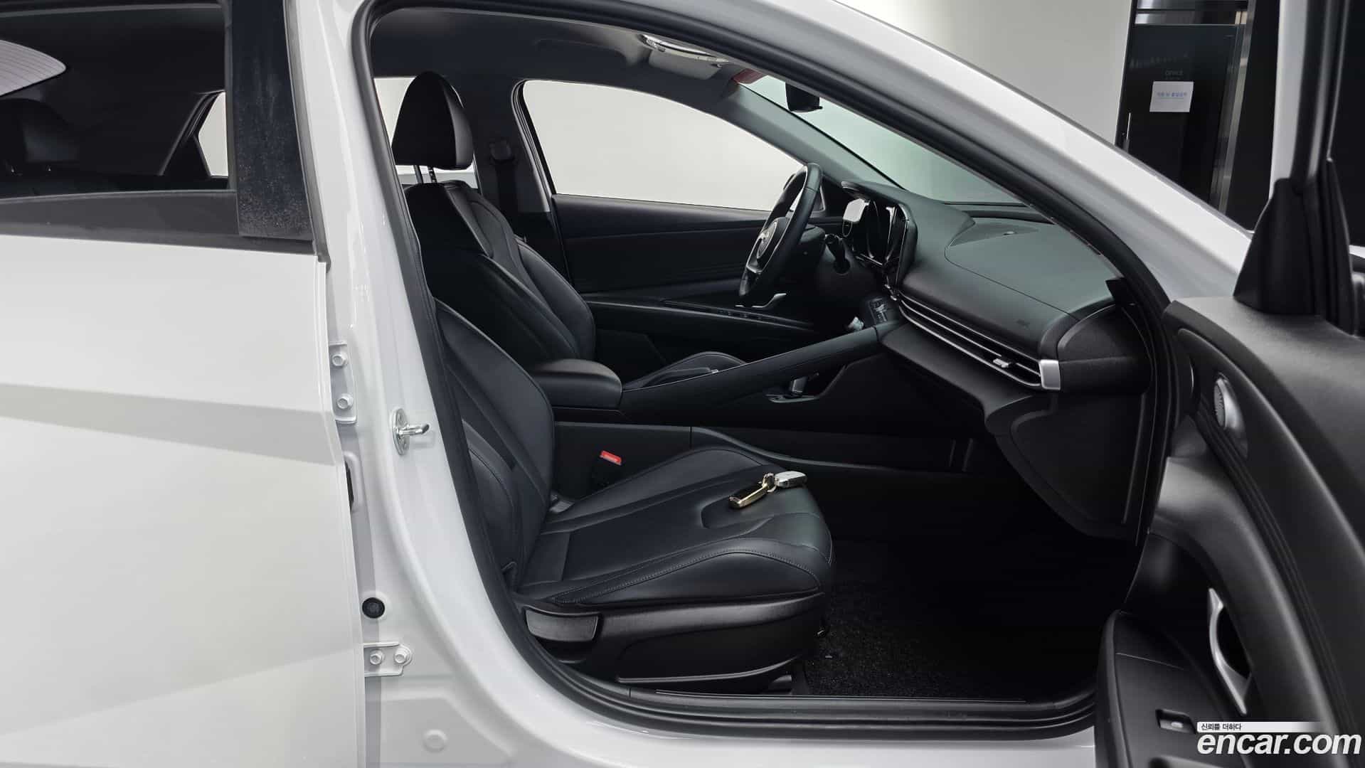 AVANTE Hyundai 2020.7-OPTION-015