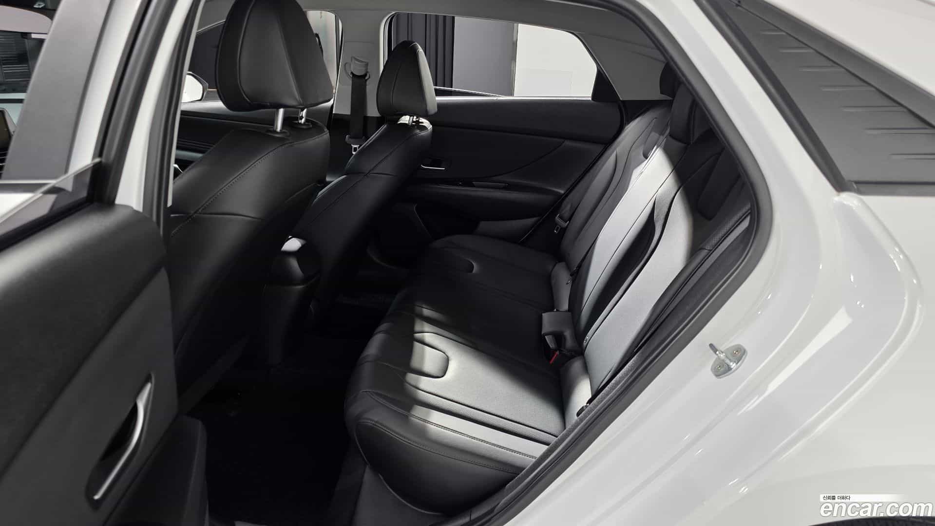 AVANTE Hyundai 2020.7-OPTION-016