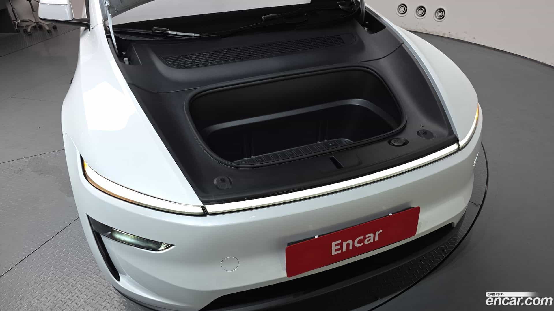 Model Y Tesla 2025.8-OUTER-006