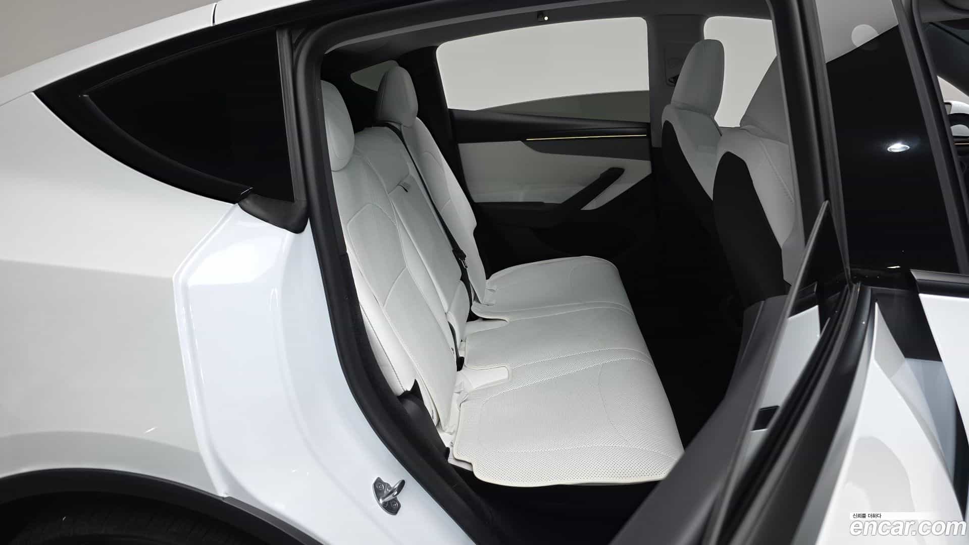 Model Y Tesla 2025.8-OPTION-015