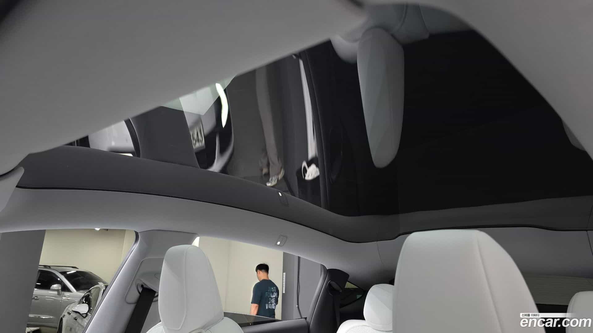 Model Y Tesla 2025.8-OPTION-022