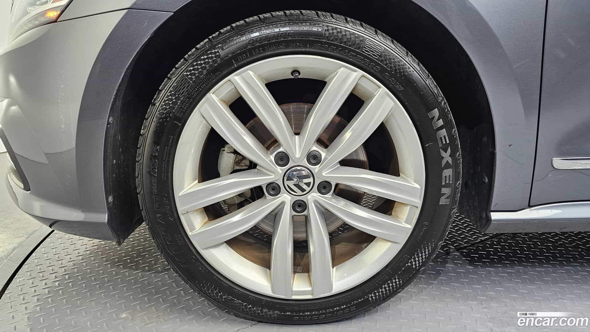 Passat Volkswagen 2018.9-OUTER-005