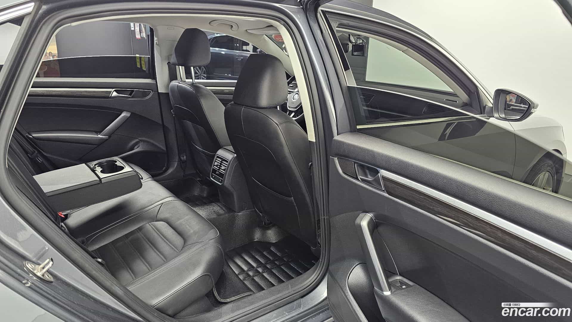 Passat Volkswagen 2018.9-OPTION-015