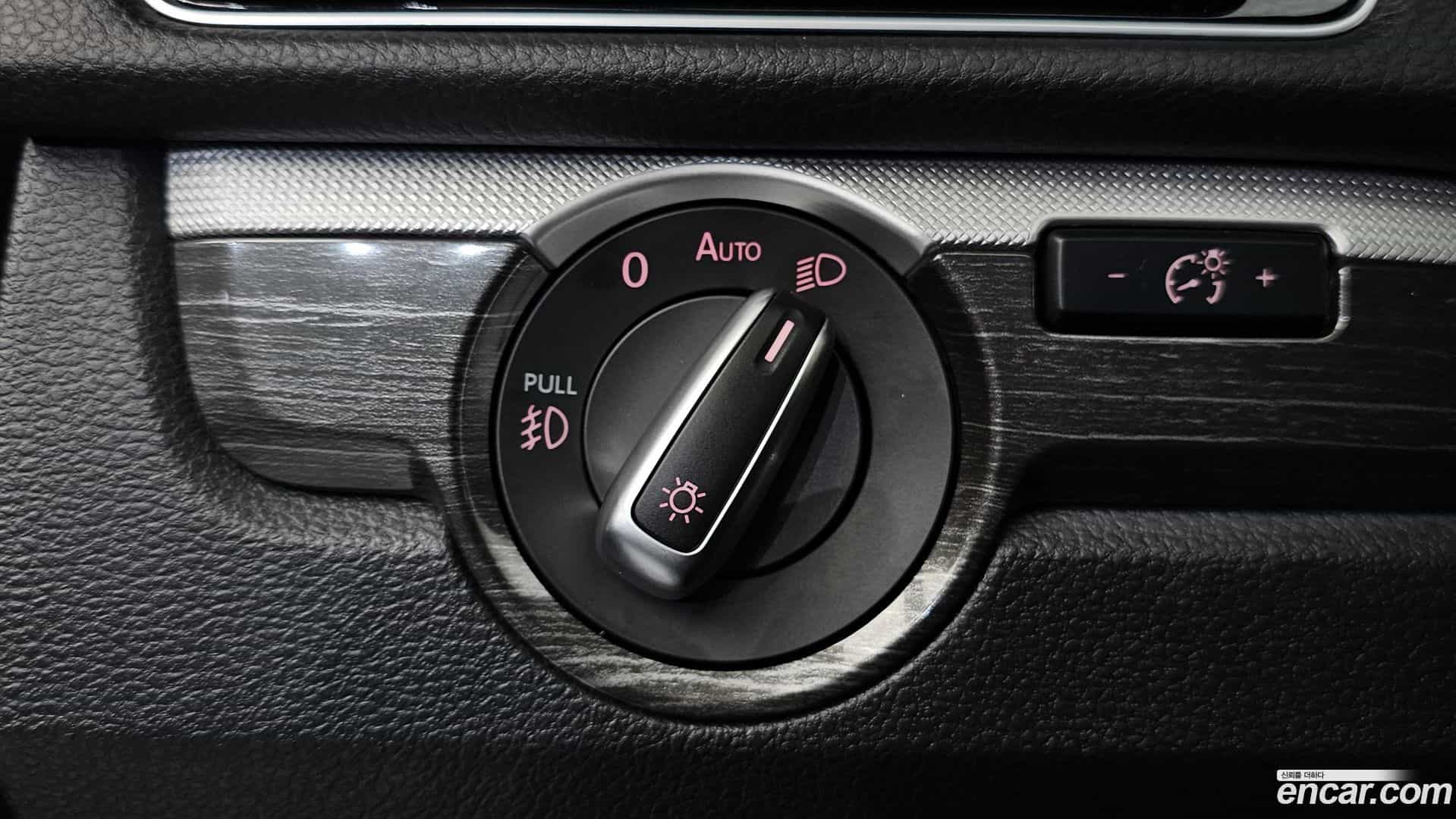 Passat Volkswagen 2018.9-OPTION-019