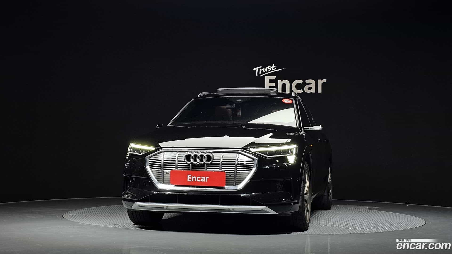 e-tron Audi 2020.11-OUTER-003