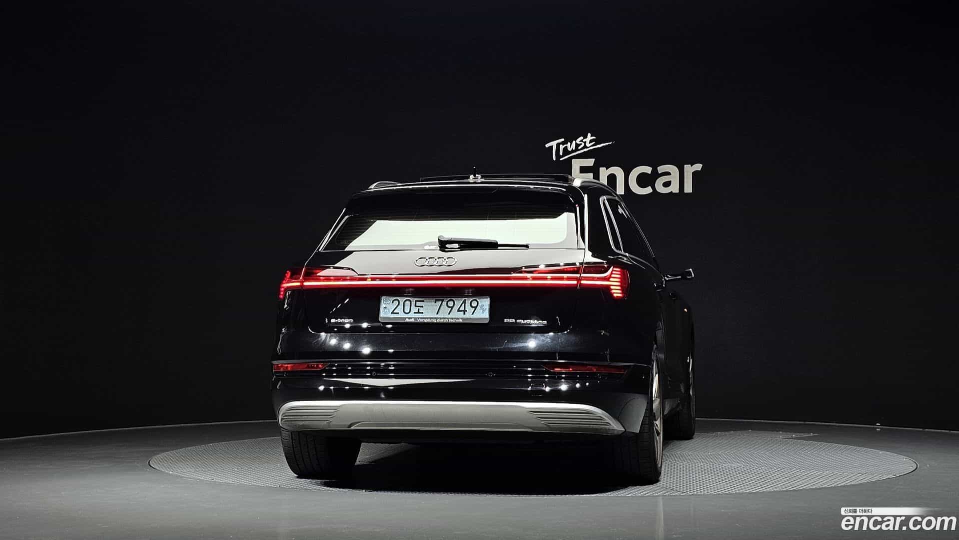 e-tron Audi 2020.11-OUTER-004