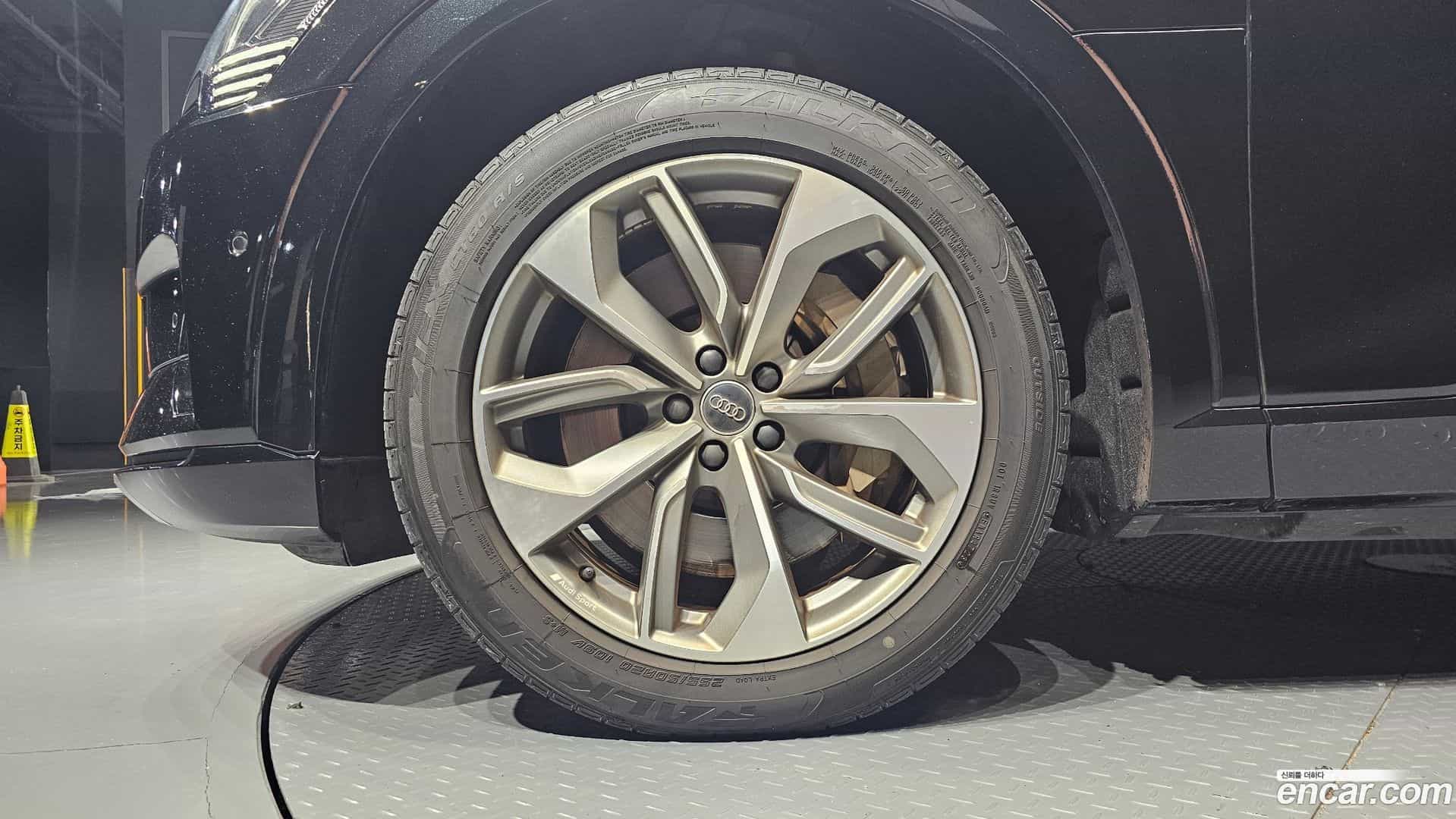 e-tron Audi 2020.11-OUTER-005