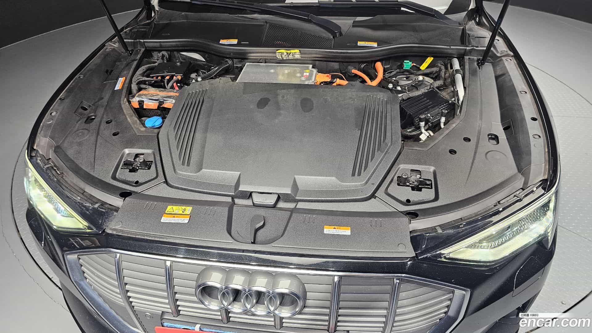e-tron Audi 2020.11-OUTER-006