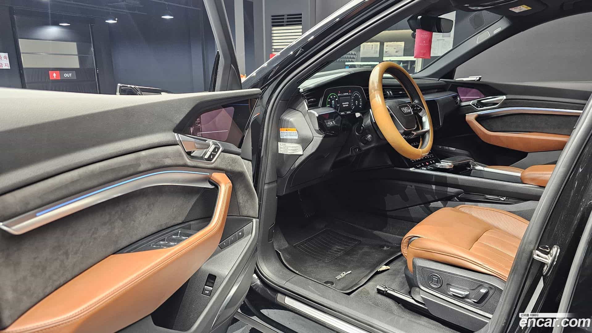 e-tron Audi 2020.11-INNER-010