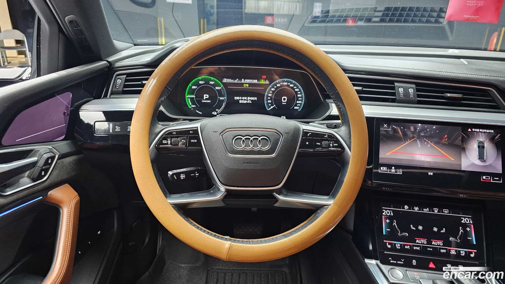 e-tron Audi 2020.11-OPTION-017