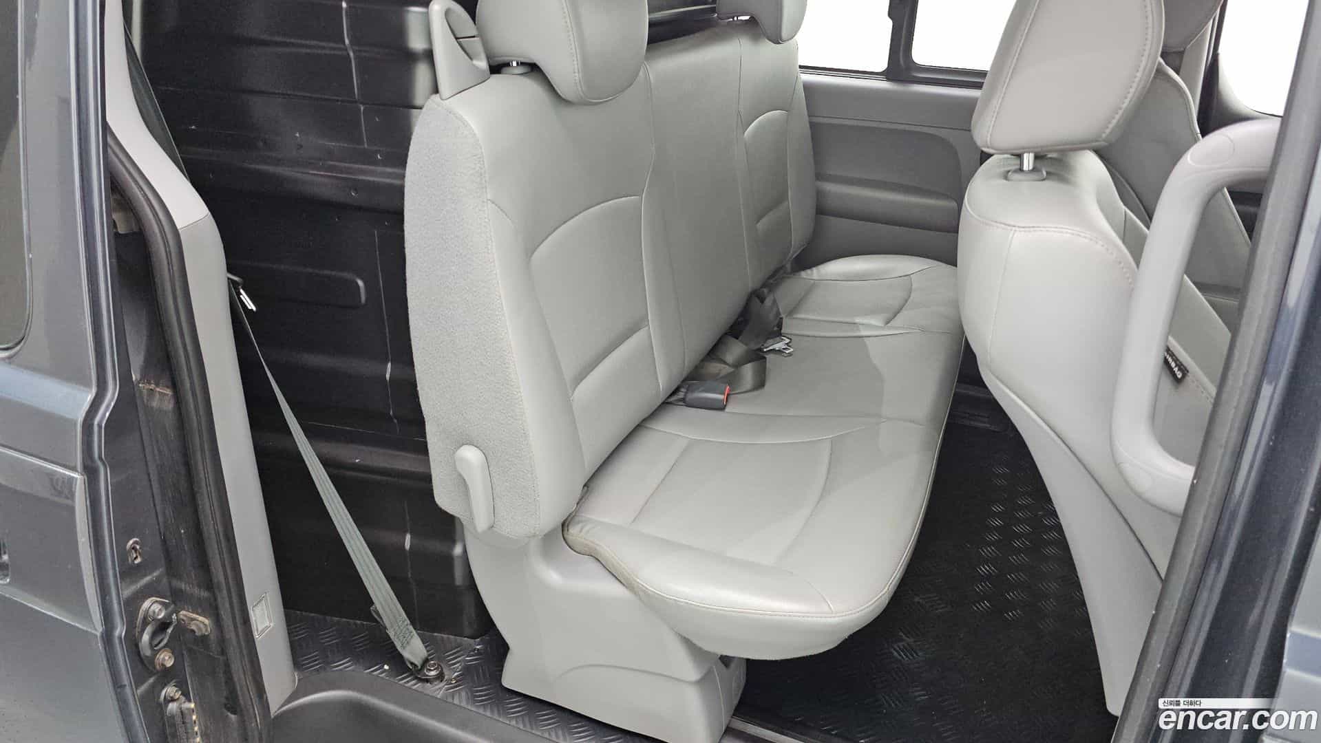 Starex Hyundai 2018.7-OPTION-016