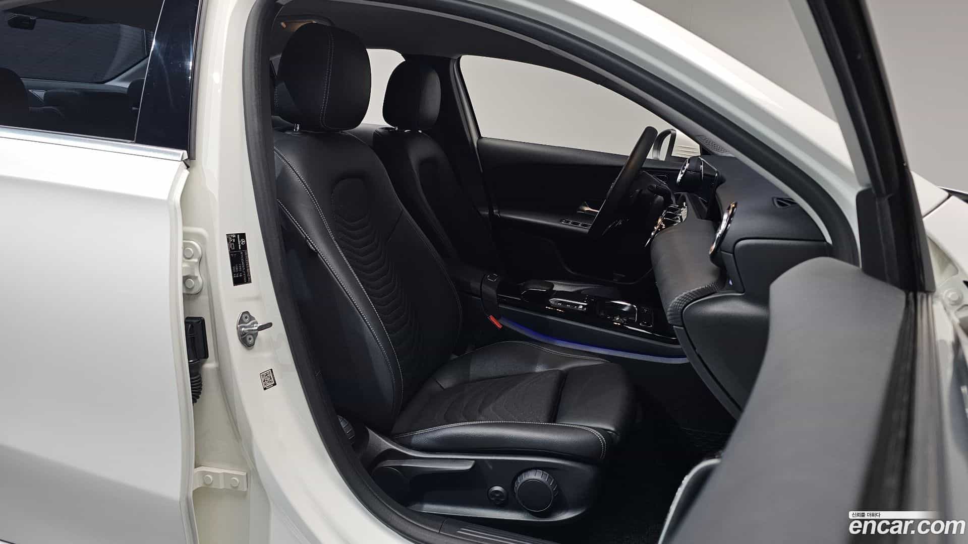 A-Class Mercedes-Benz 2020.2-OPTION-016