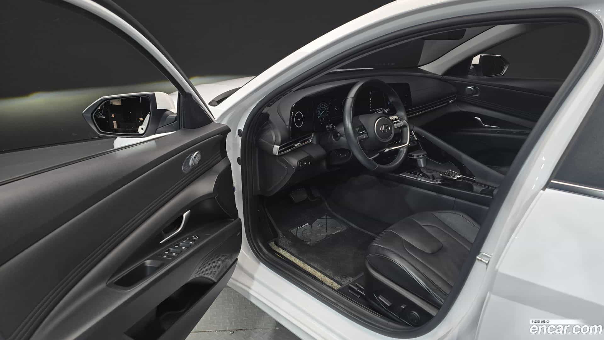 AVANTE Hyundai 2020.5-INNER-010