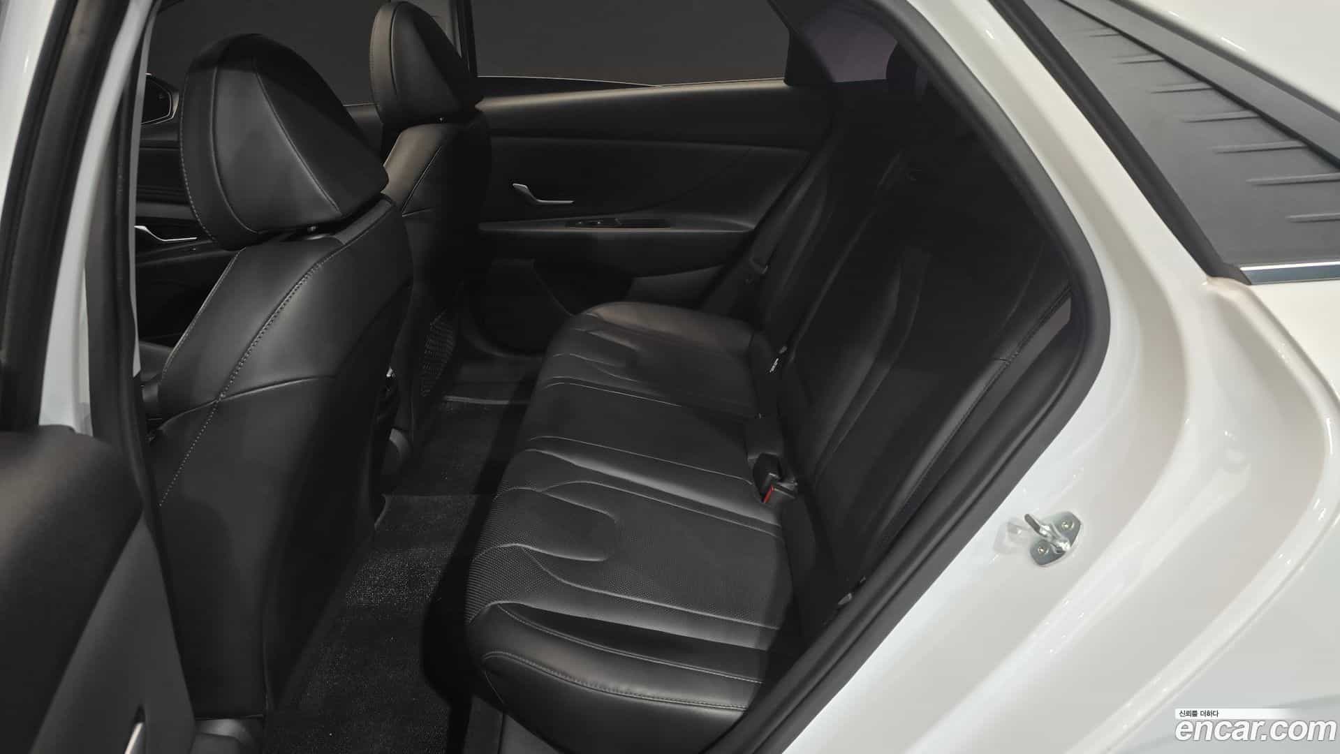 AVANTE Hyundai 2020.5-OPTION-015
