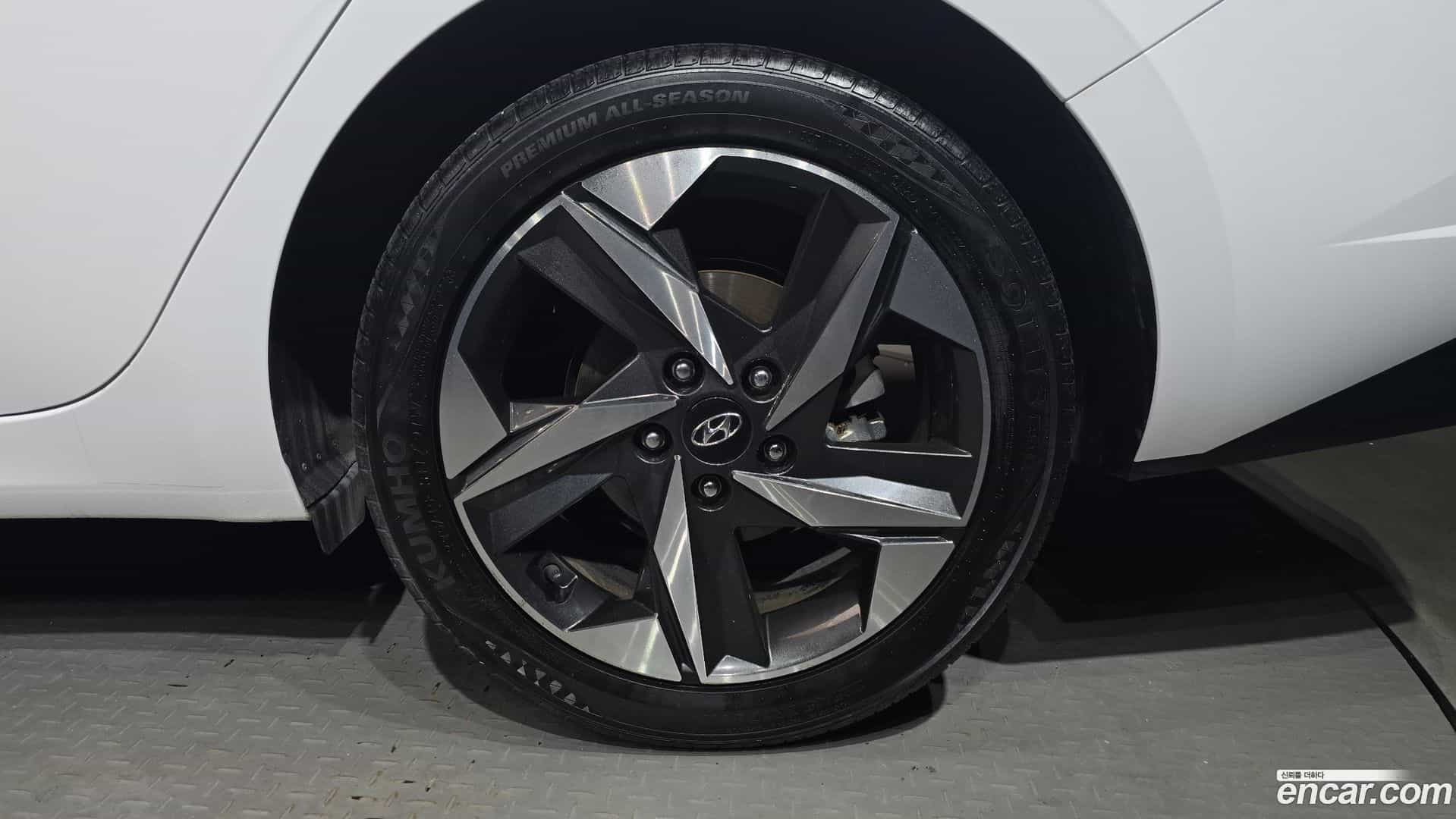 AVANTE Hyundai 2020.5-OUTER-031