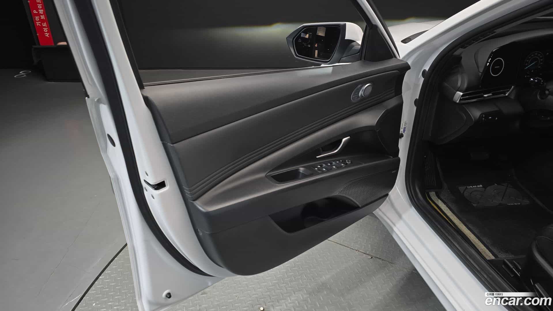 AVANTE Hyundai 2020.5-INNER-034